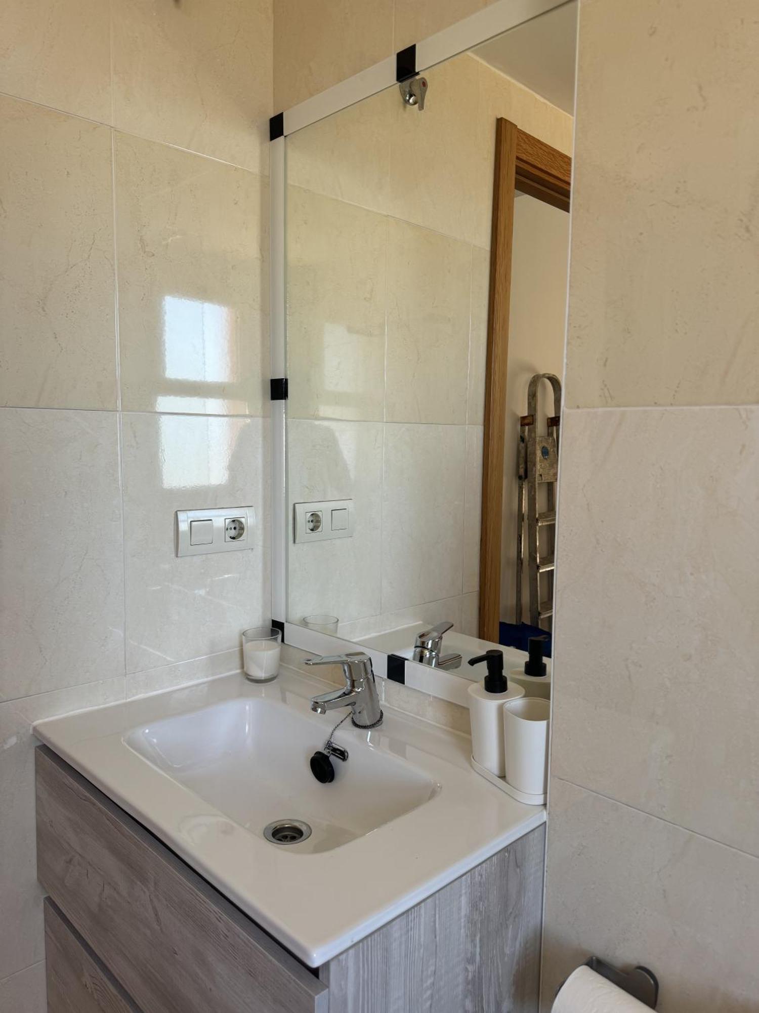 Apartamento Teatinos, Metro, Free Parking & Pool * Malaga