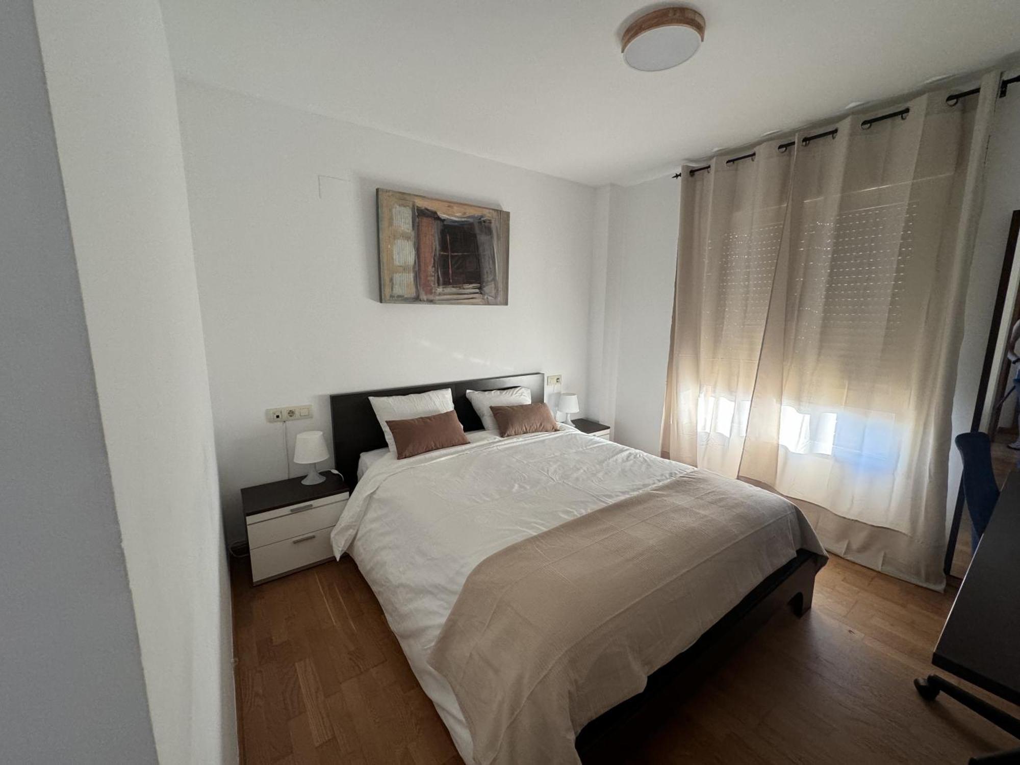 Apartamento Teatinos, Metro, Free Parking & Pool Apartment