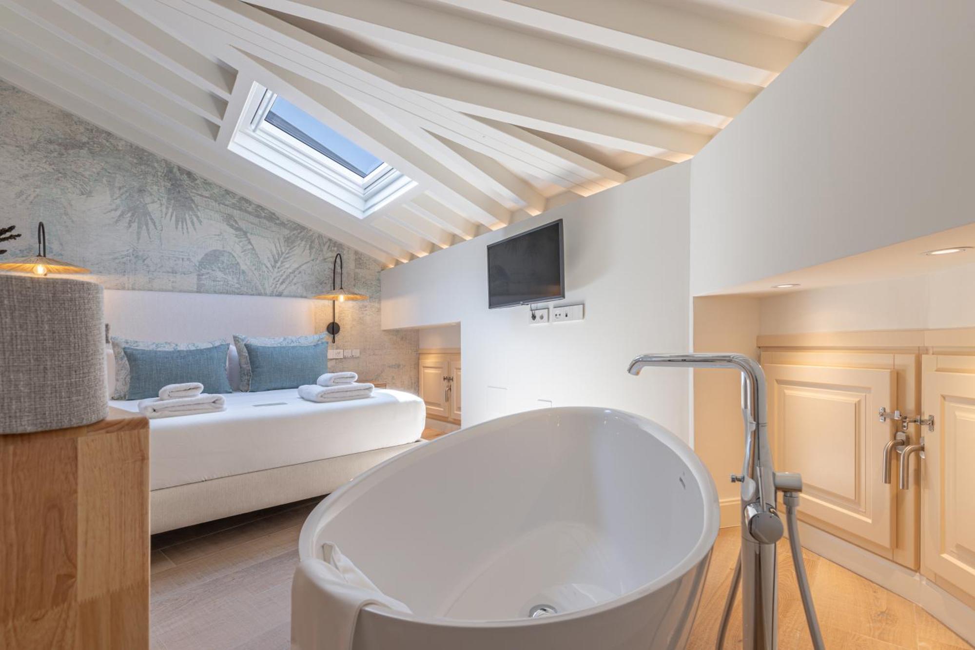 Marques De Velazquez Ii By Caleta Homes Apartment