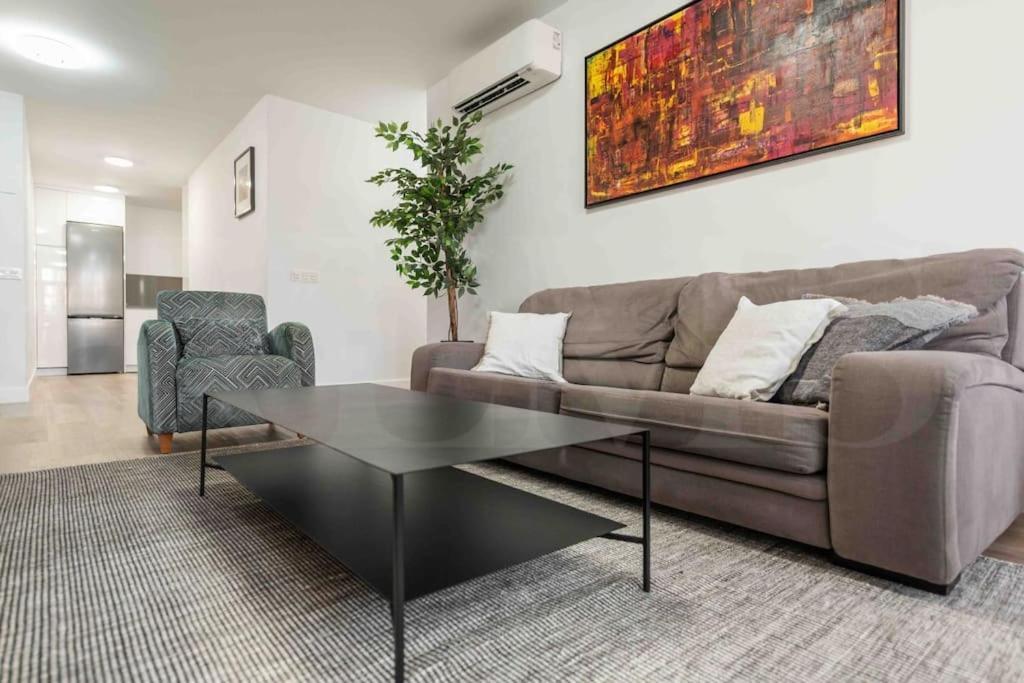 Bright And Modern By Rems *