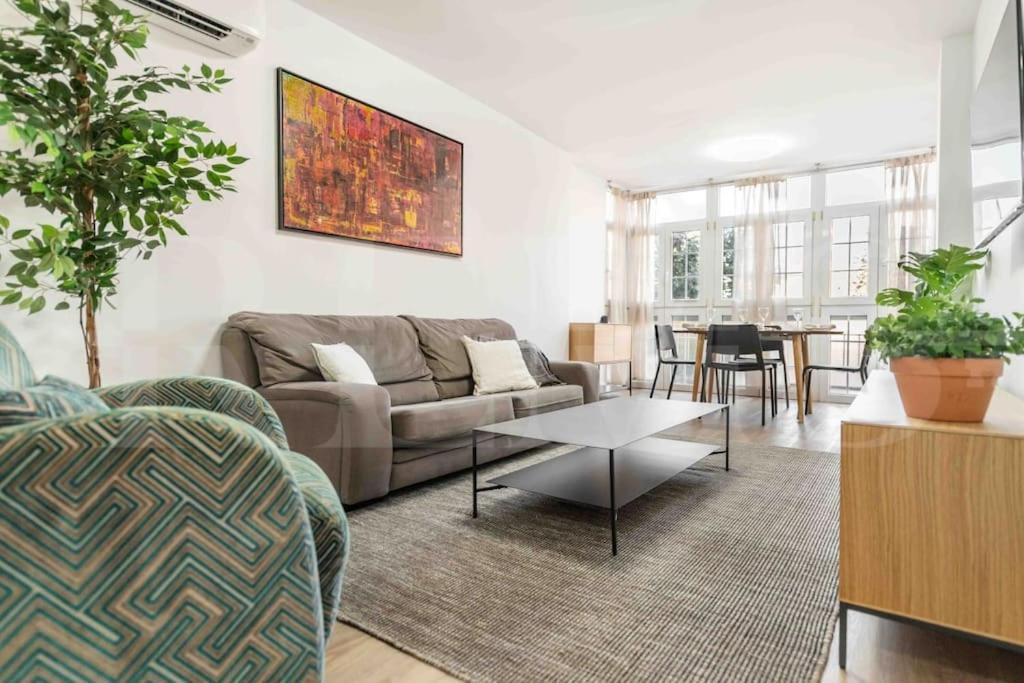 Bright And Modern By Rems