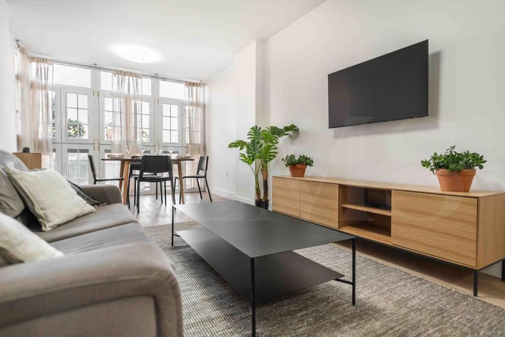 Bright And Modern By Rems *