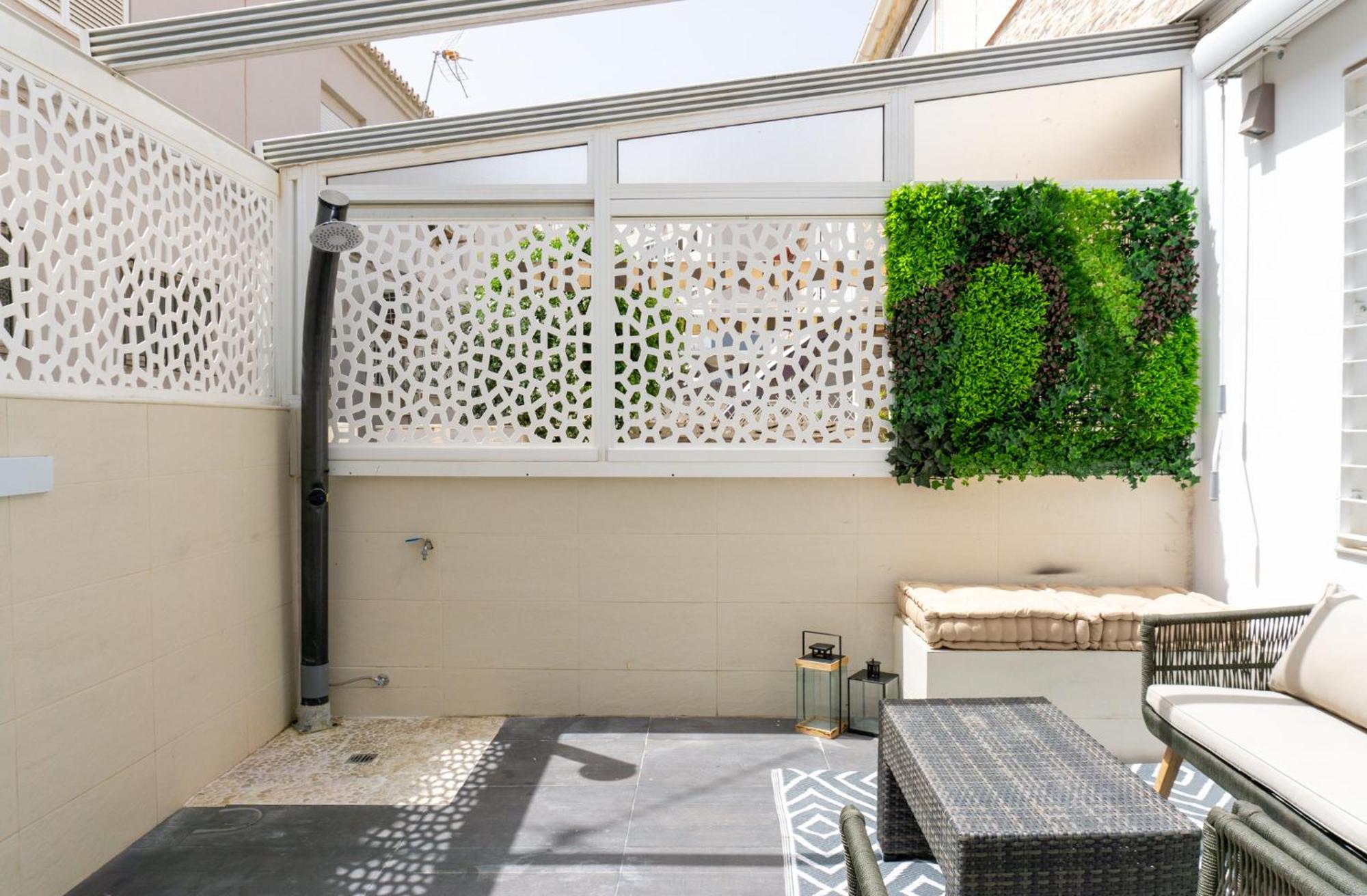 Chalet En Primera Linea De Playa Malaga