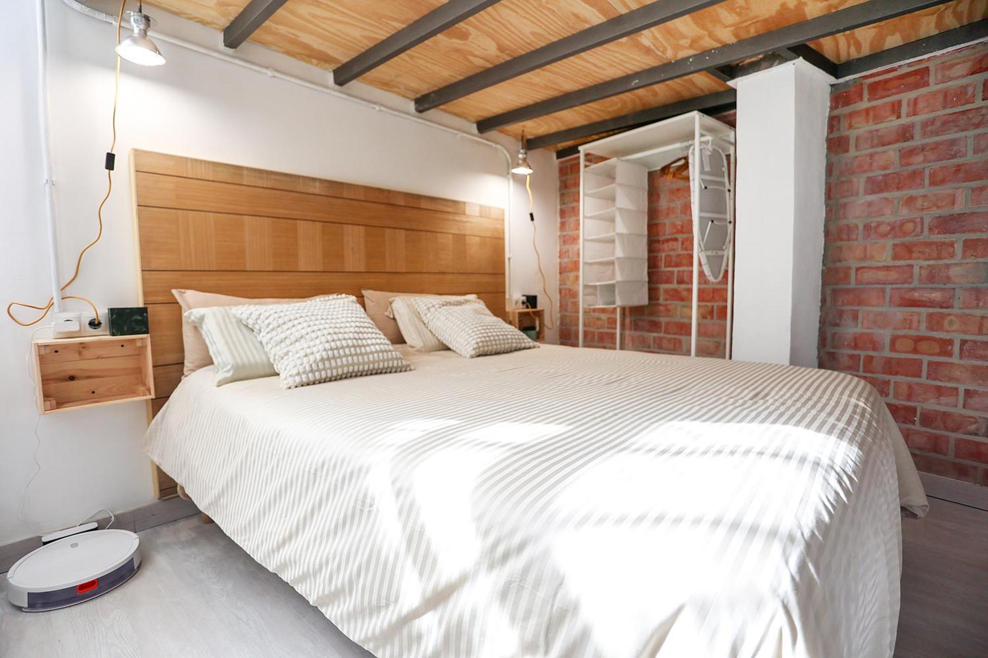 Apartment Cross *