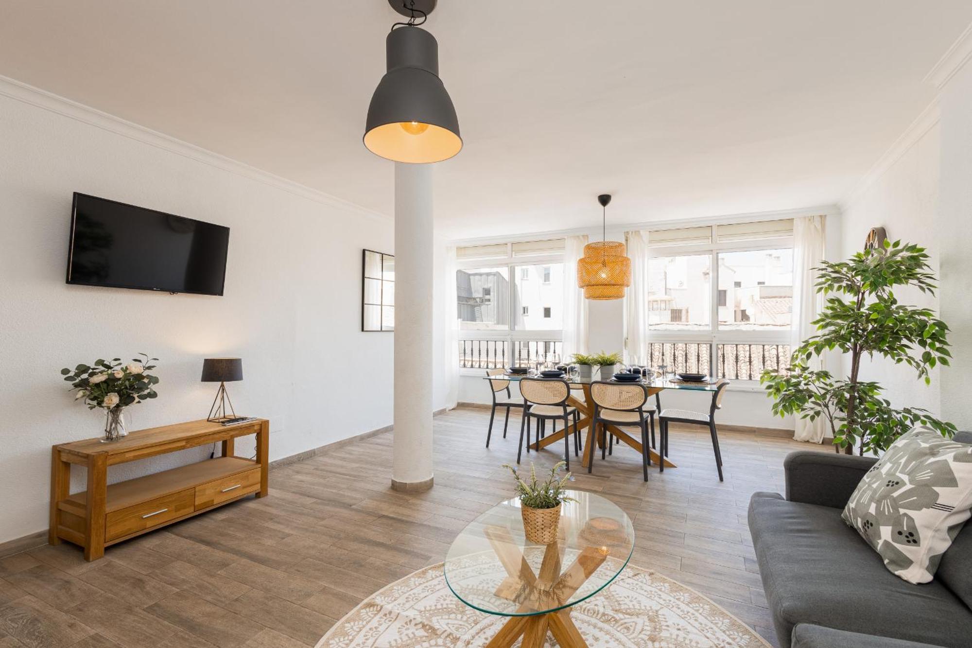 Apartment C103 - Sunny Terrace, Old Town Views *