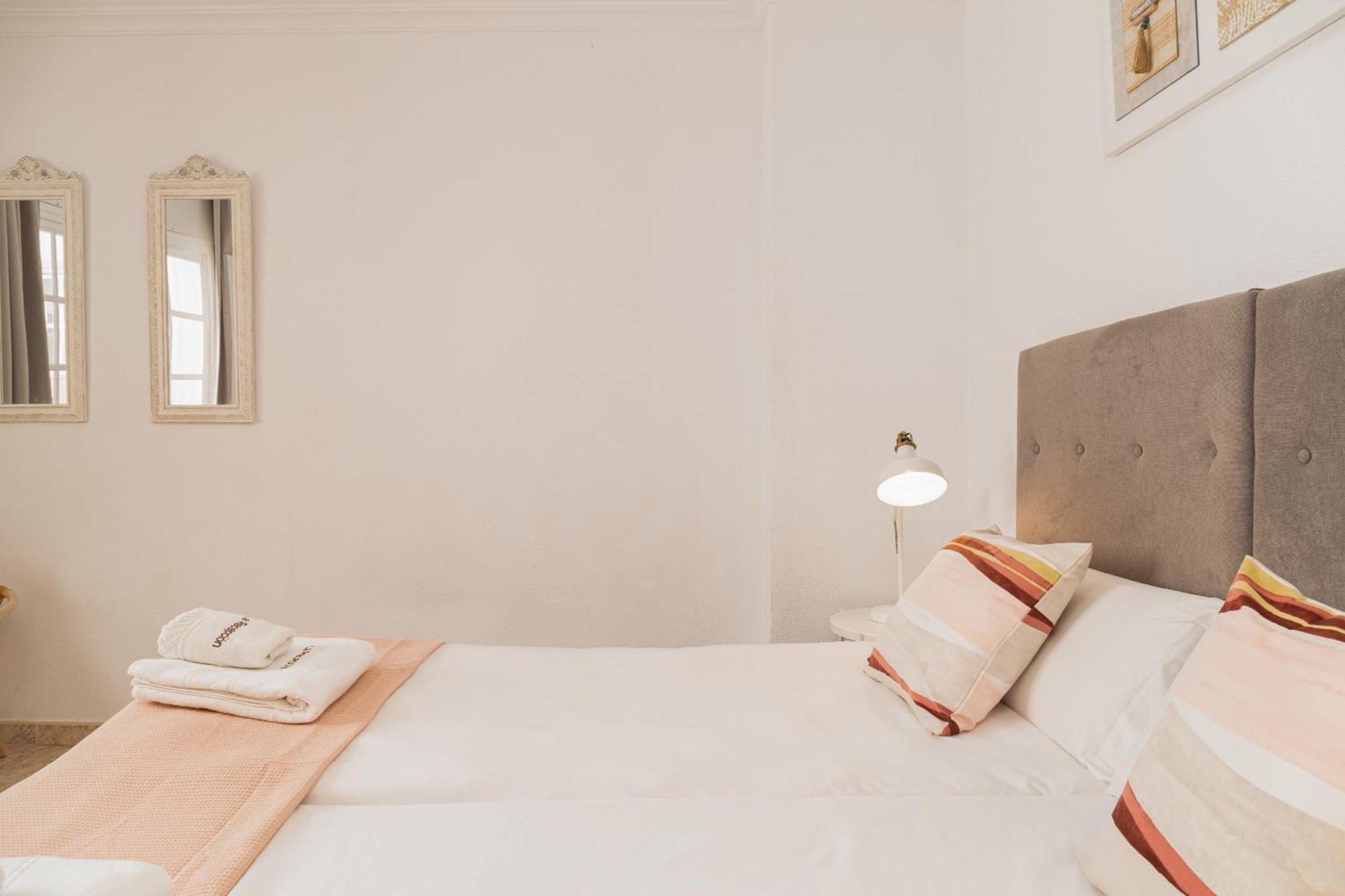 Apartment C103 - Sunny Terrace, Old Town Views