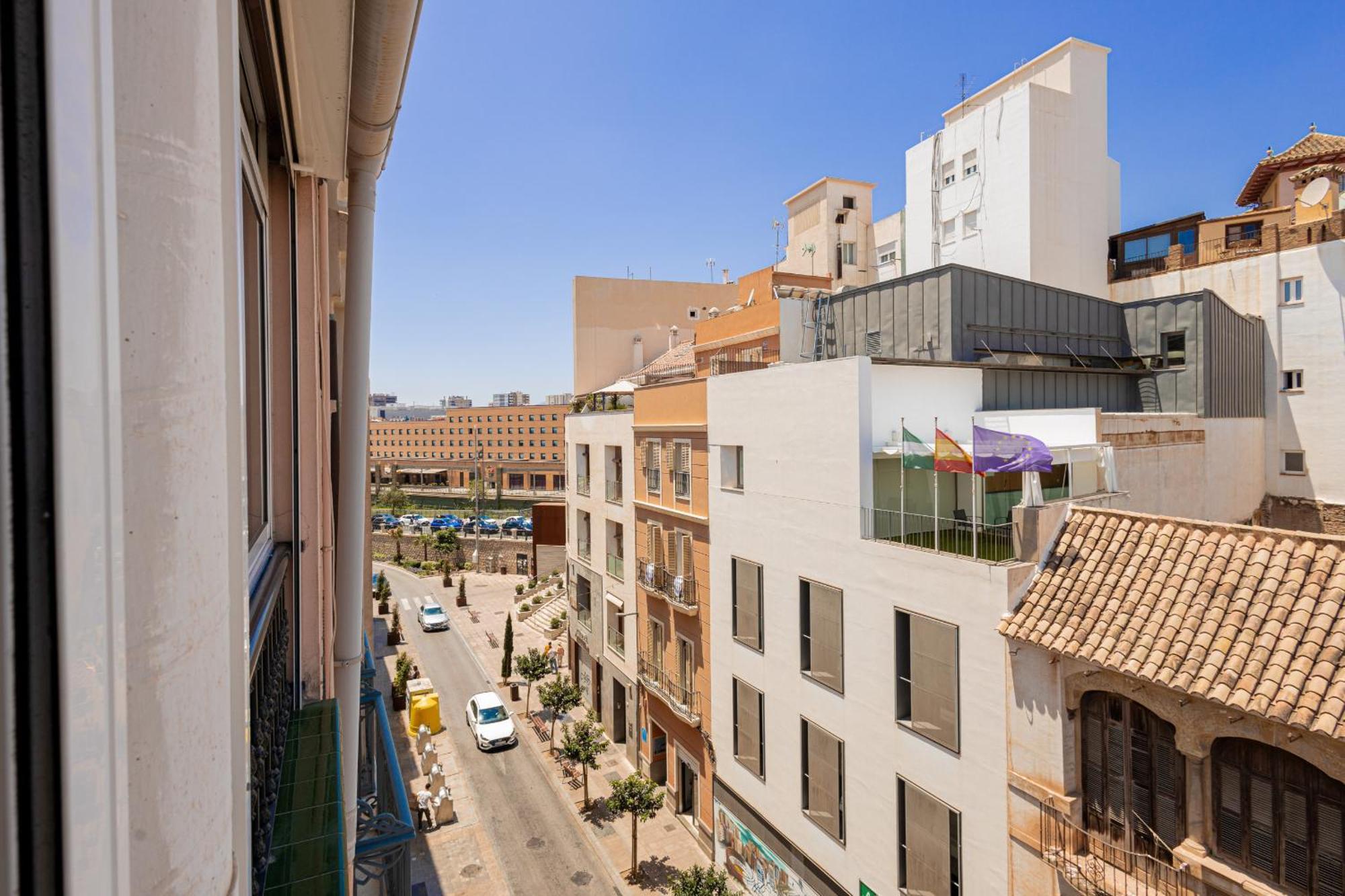 C103 - Sunny Terrace, Old Town Views Apartment Malaga