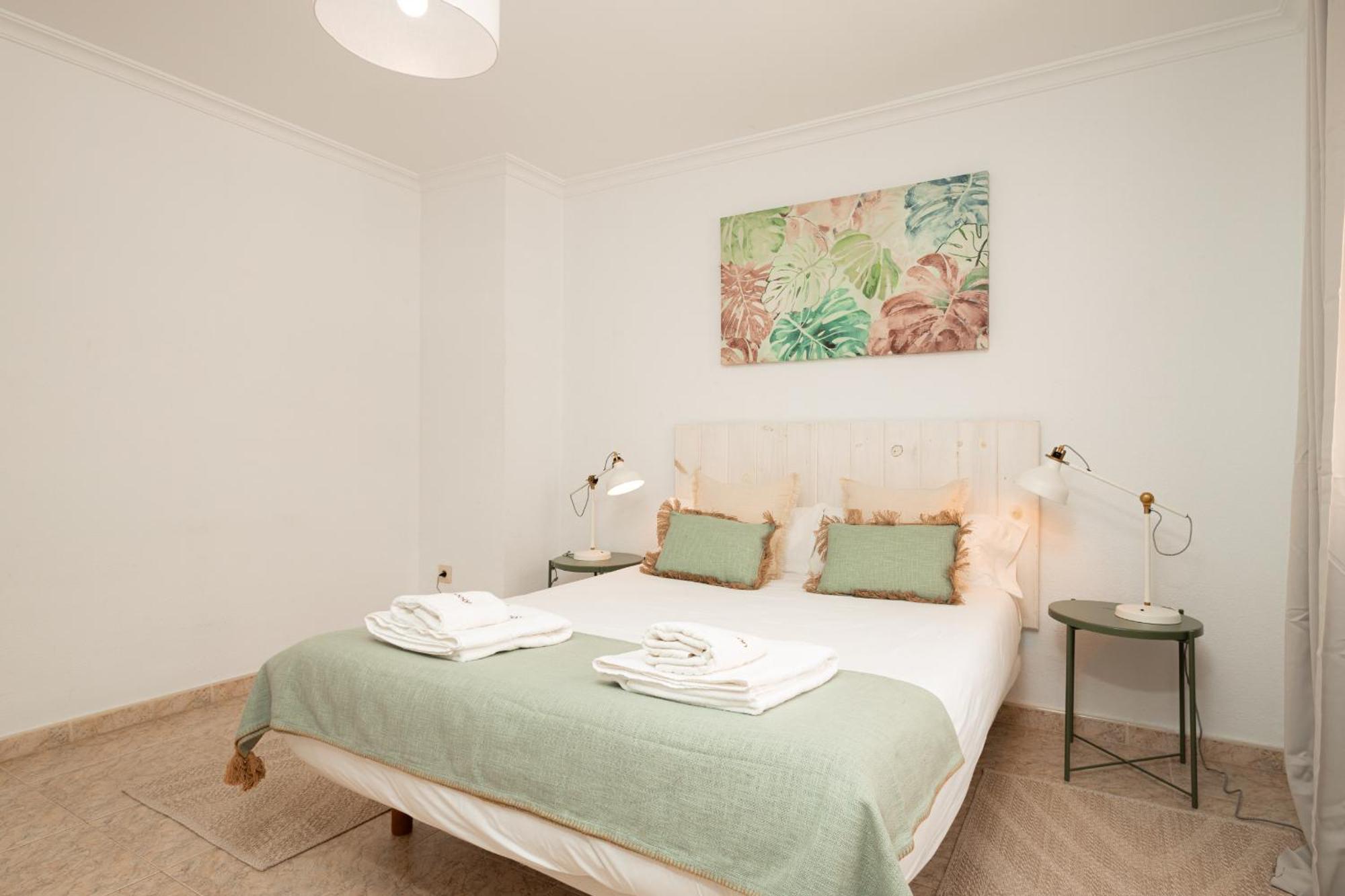 C103 - Sunny Terrace, Old Town Views * Malaga