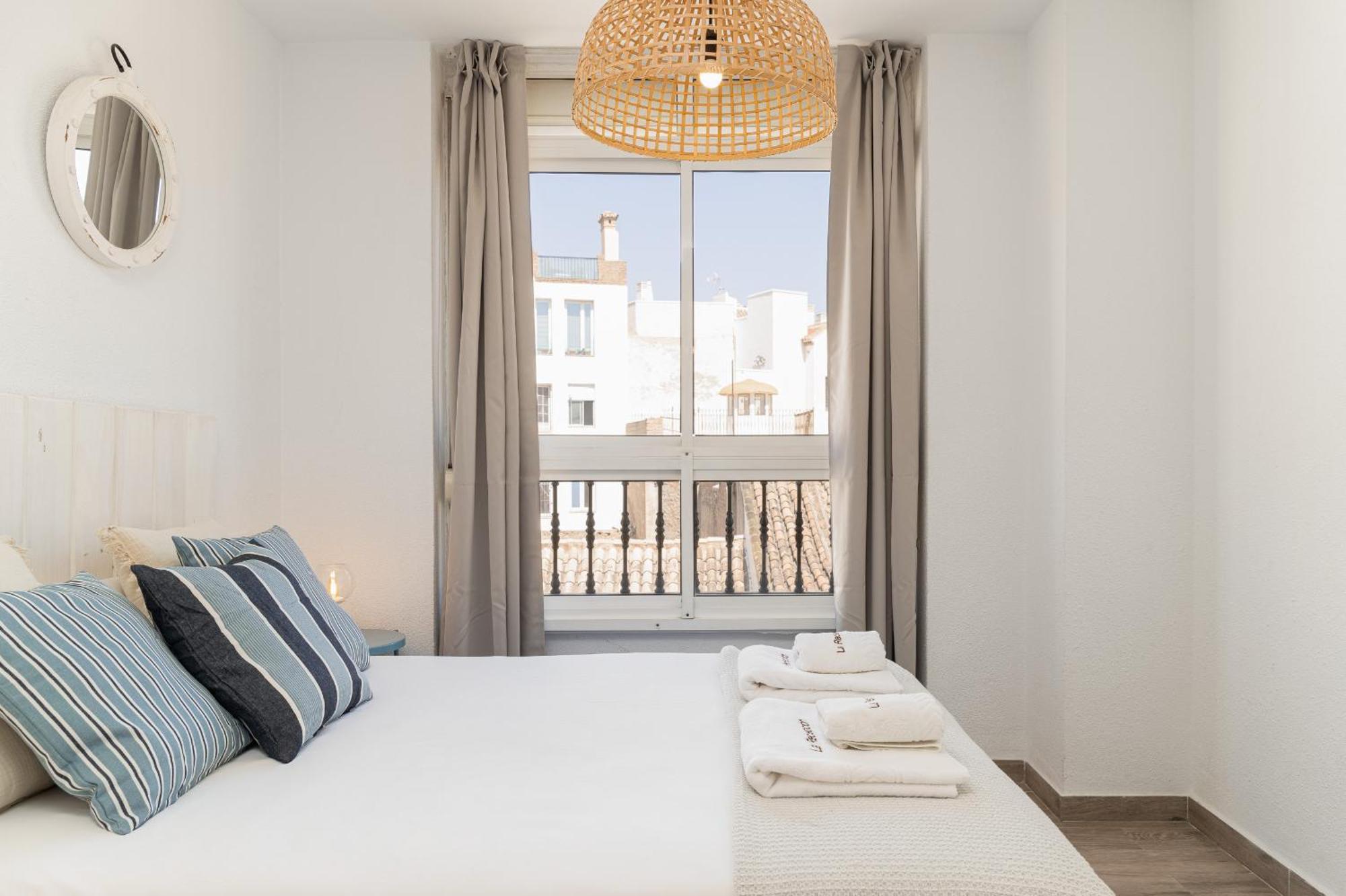 Apartment C103 - Sunny Terrace, Old Town Views *