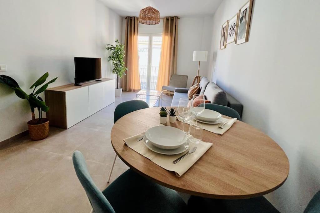 Lovely Close By Center Apartment