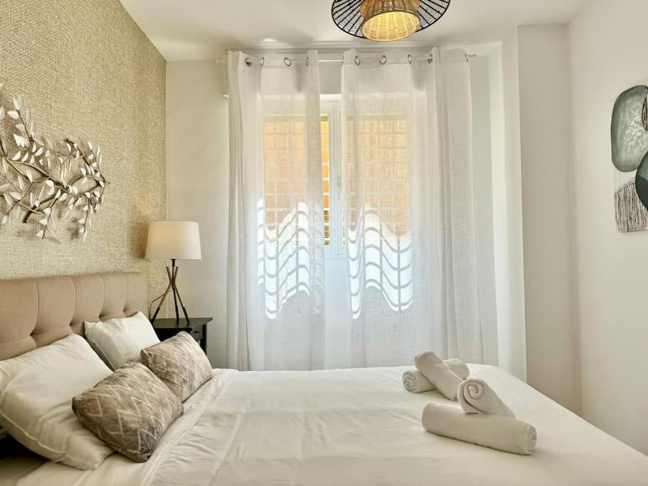 Spacious 3bd With 2bh & Ac Apartment *
