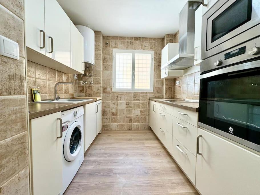 Apartment Spacious 3bd With 2bh & Ac Malaga