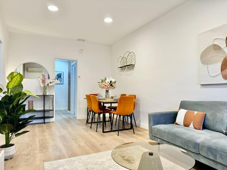 Spacious 3bd With 2bh & Ac Apartment *