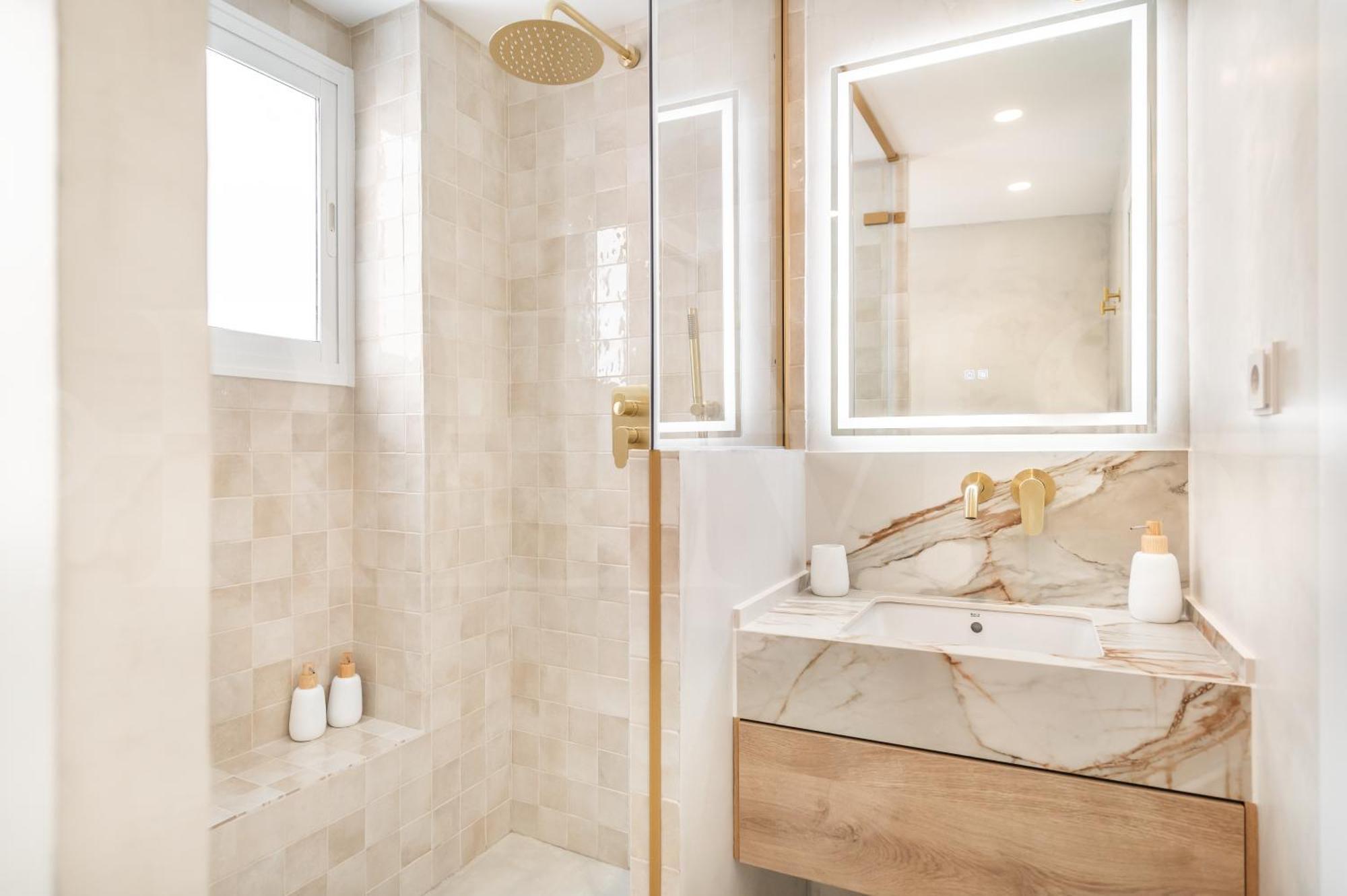 Charming With Private Patio By Rems Apartment Malaga