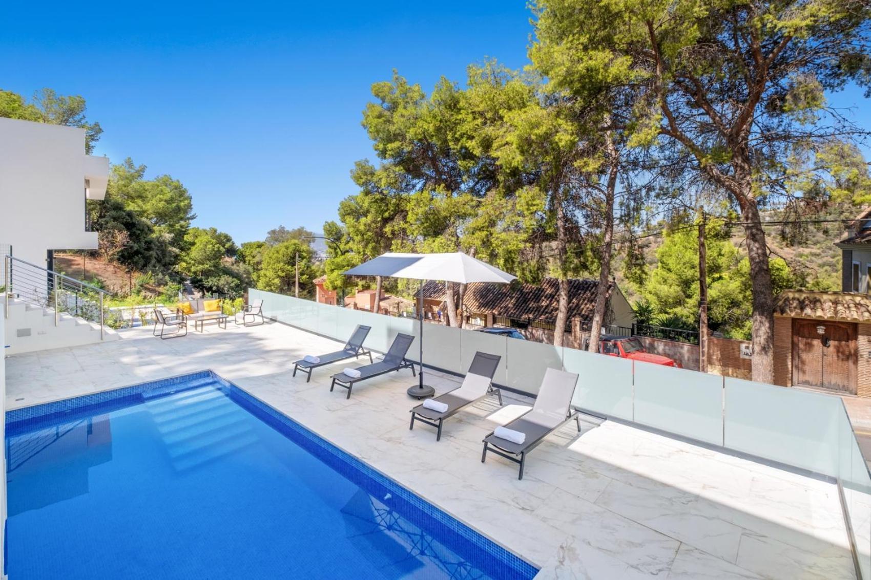 Pinares De San Anton - Sea, City, Mountain, Views *