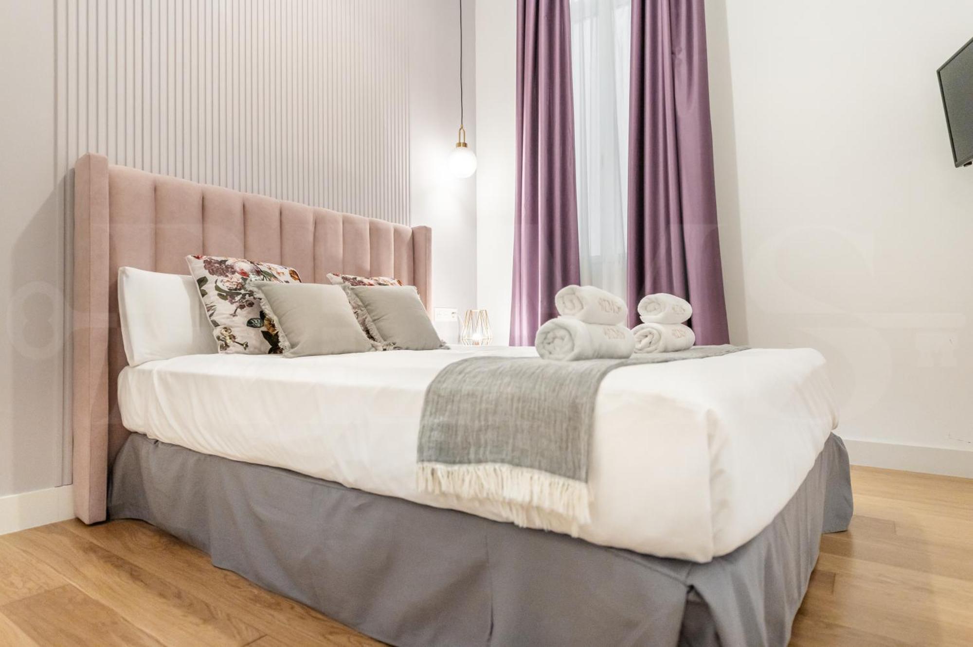 Sophisticated Modern Center By Rems Malaga