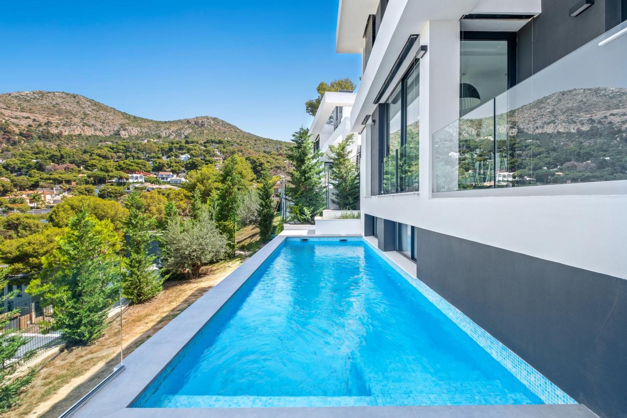Pinares De San Anton - Sea, City, Mountain, Views Villa