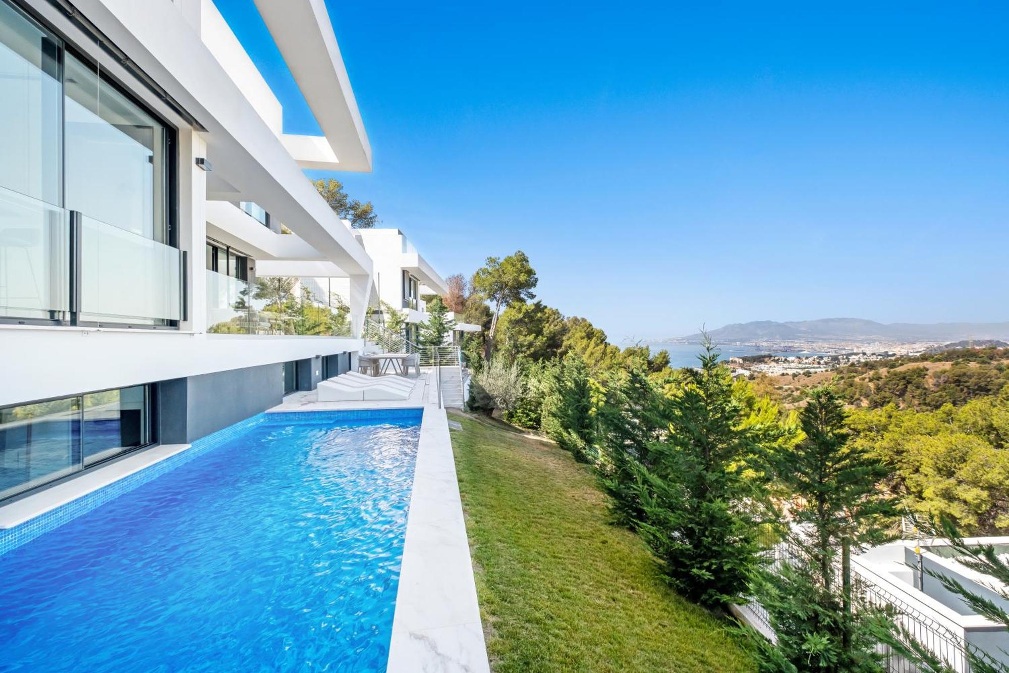Pinares De San Anton - Sea, City, Mountain, Views Villa