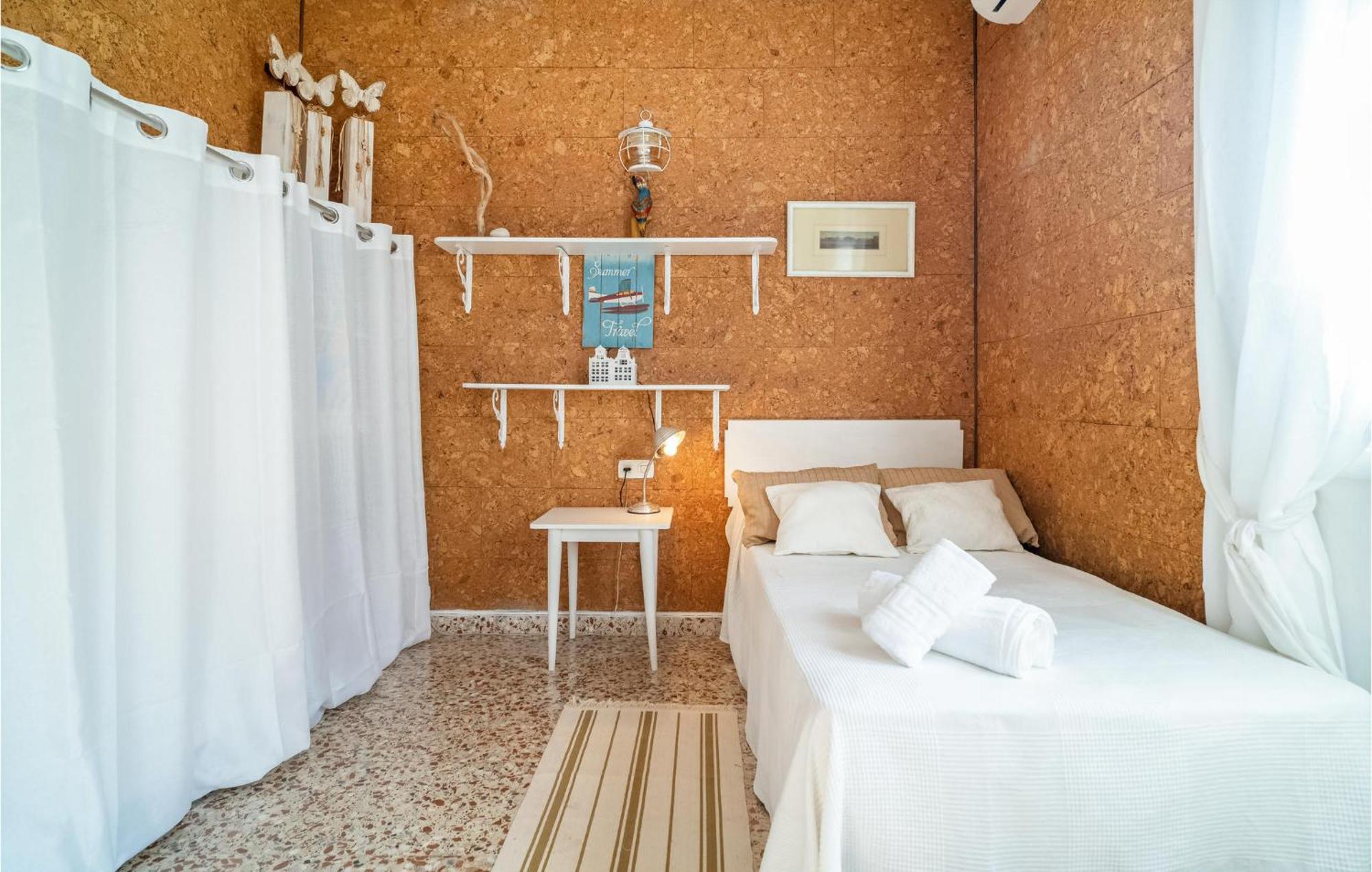 Urb,miraflores Del Palo Holiday home