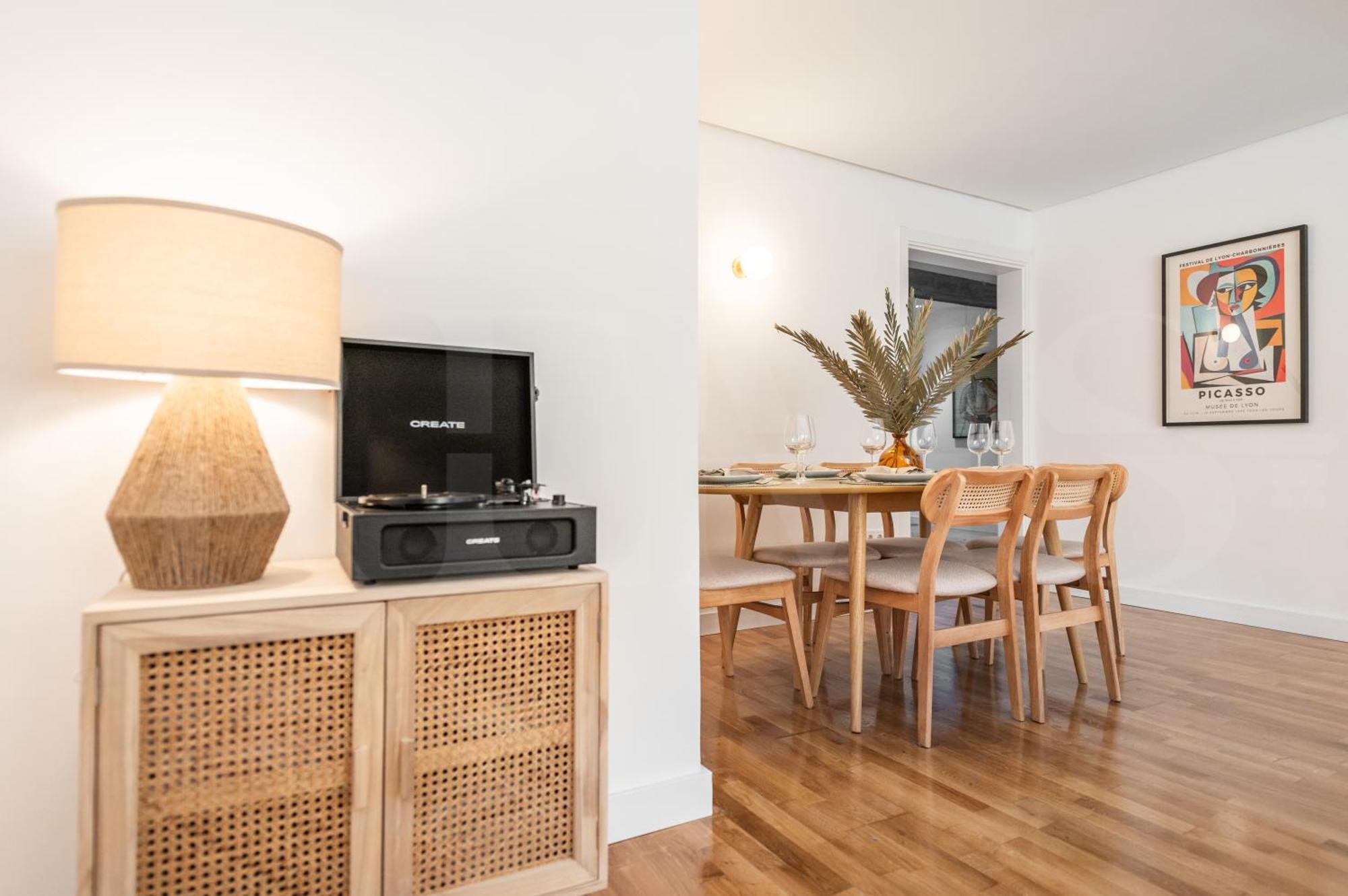 Exquisite And Charming Experience In Soho By Rems Apartment