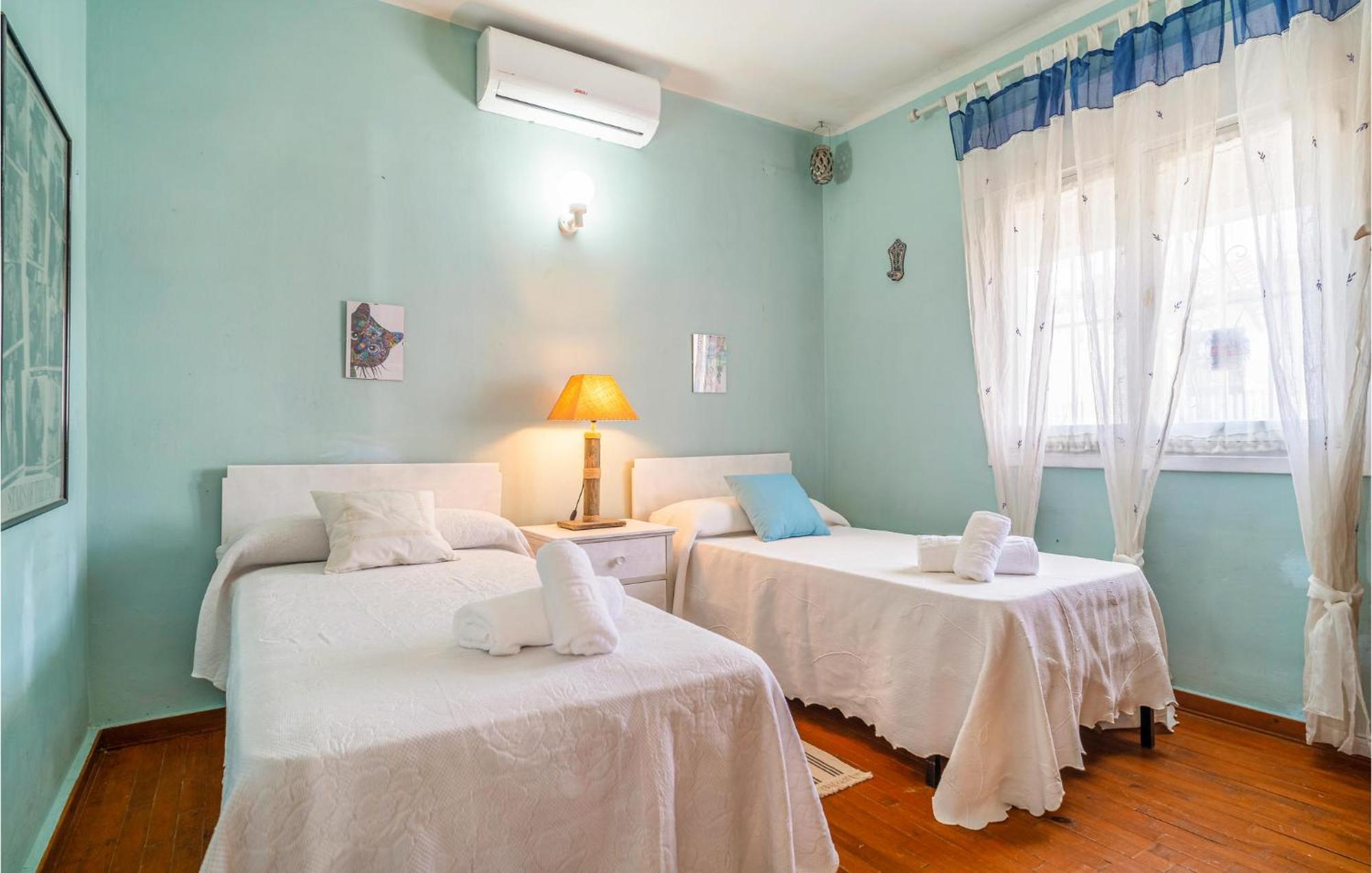 Urb,miraflores Del Palo Holiday home