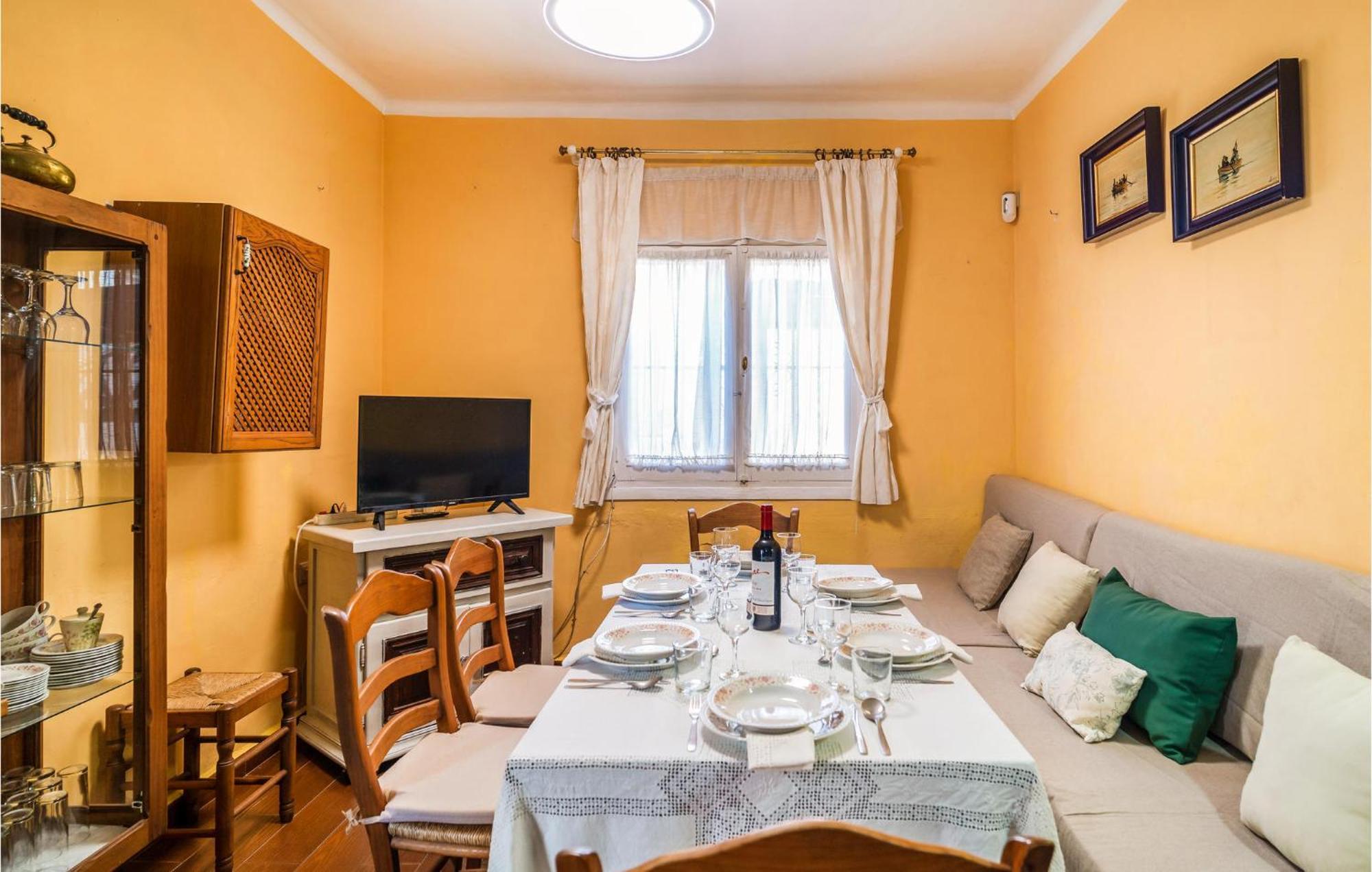 Urb,miraflores Del Palo Holiday home