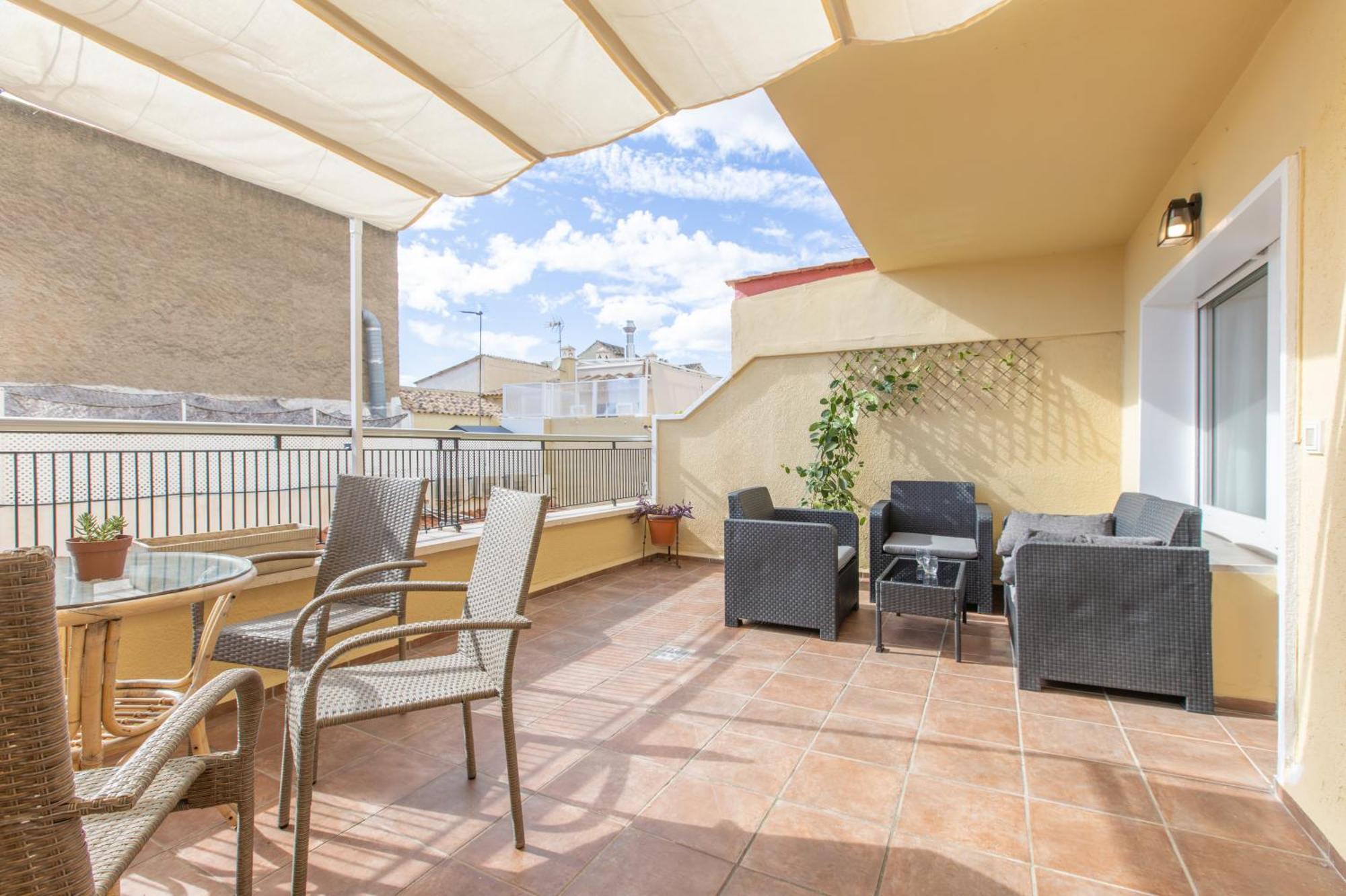 Homely San Juan De Letran Con Terraza Apartment