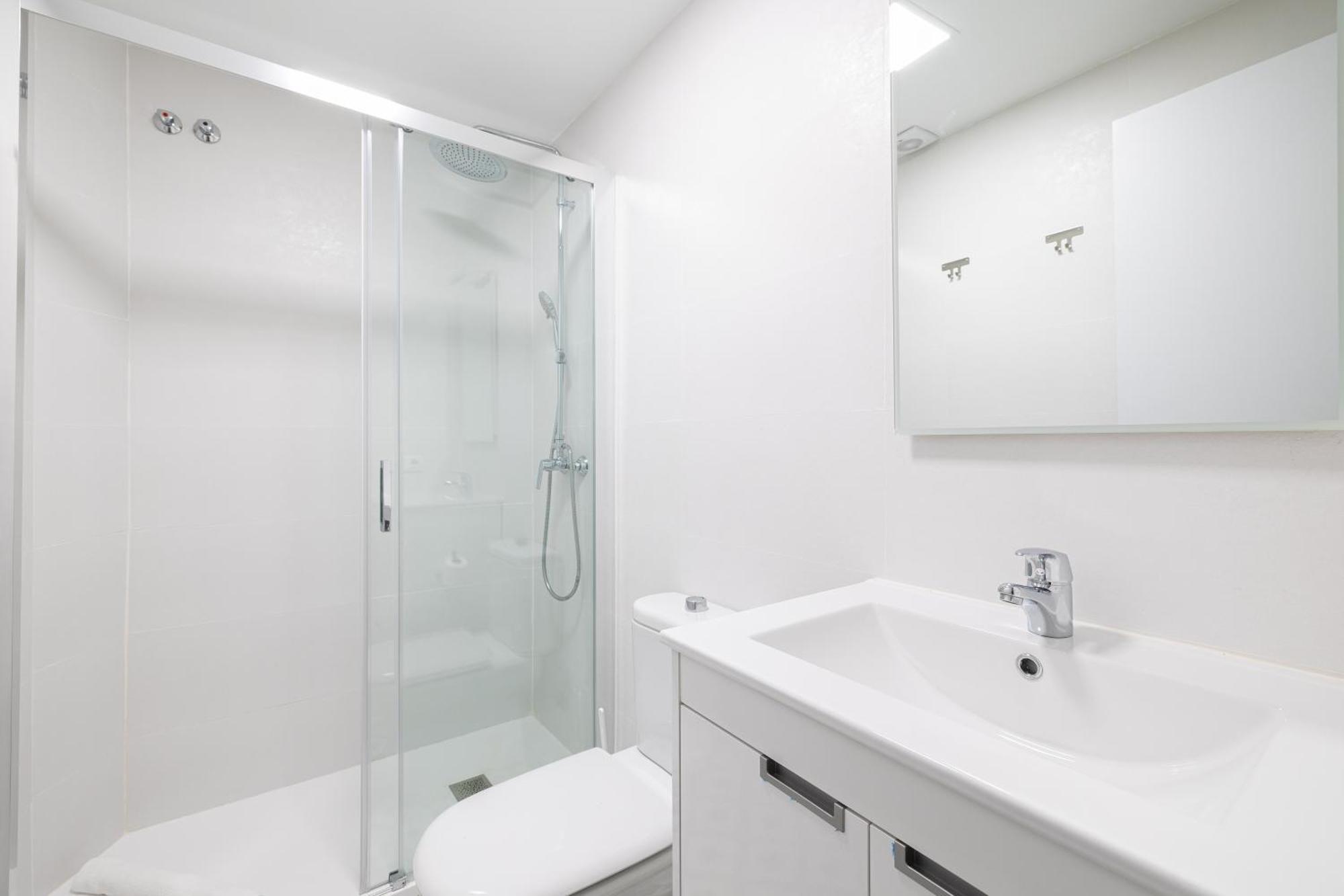 Apartment Modern & Cozy -1bedroom-coutyard-center Malaga