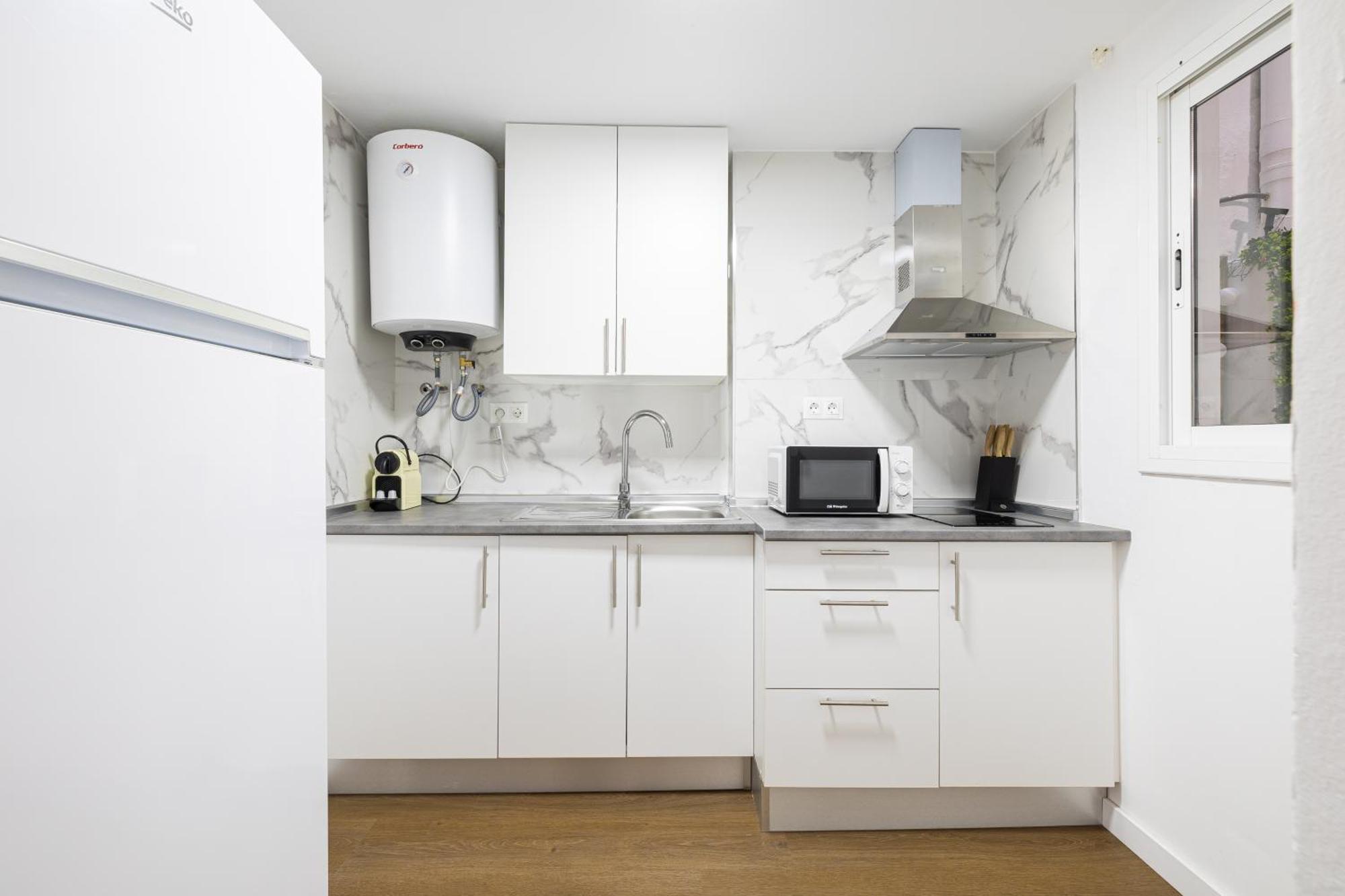 Apartment Modern & Cozy -1bedroom-coutyard-center Malaga