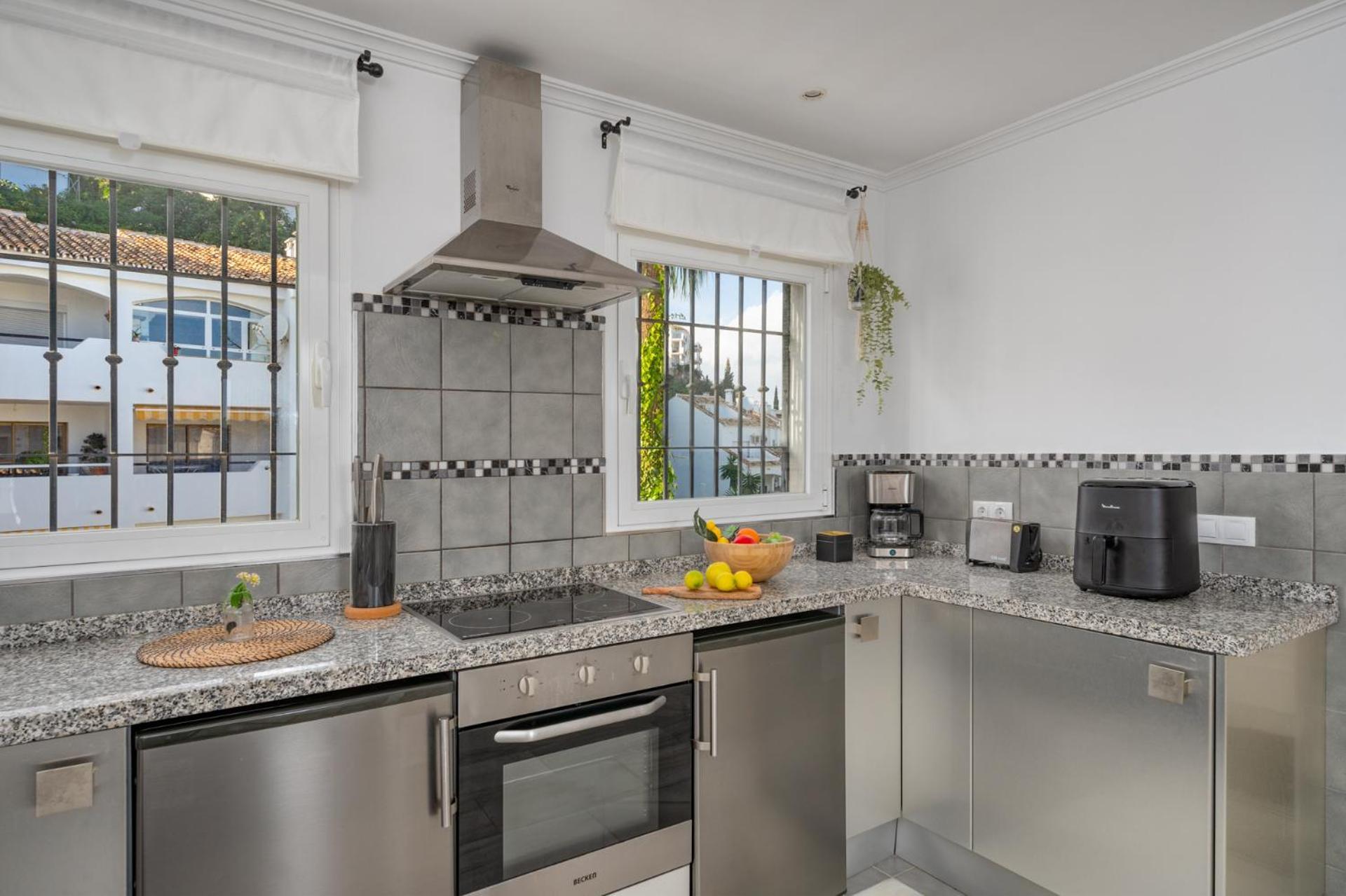 Two Bedroom, Two Bathroom, Balcony, Pool Area, View Apartamento *