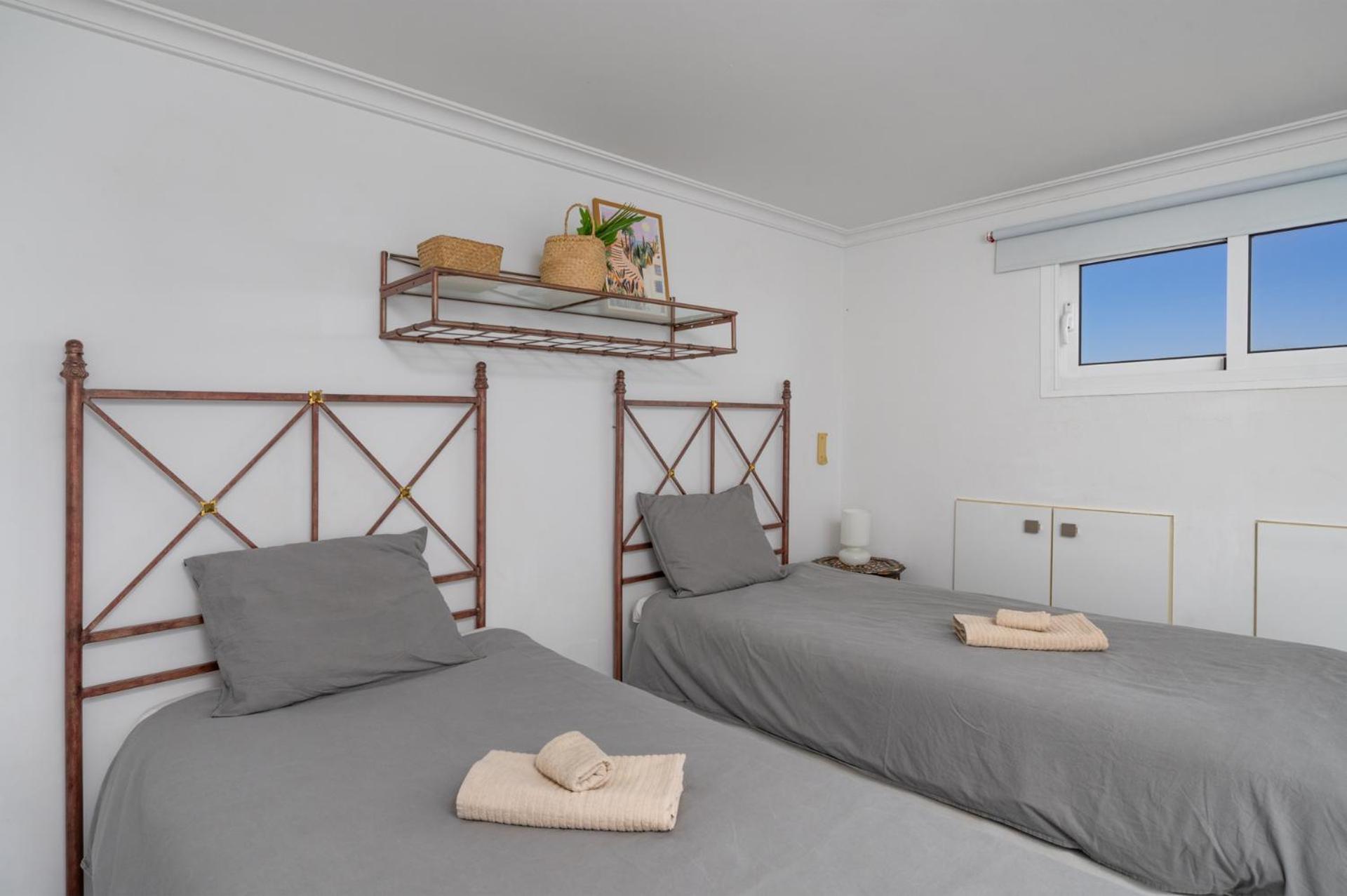 Two Bedroom, Two Bathroom, Balcony, Pool Area, View Apartamento Málaga