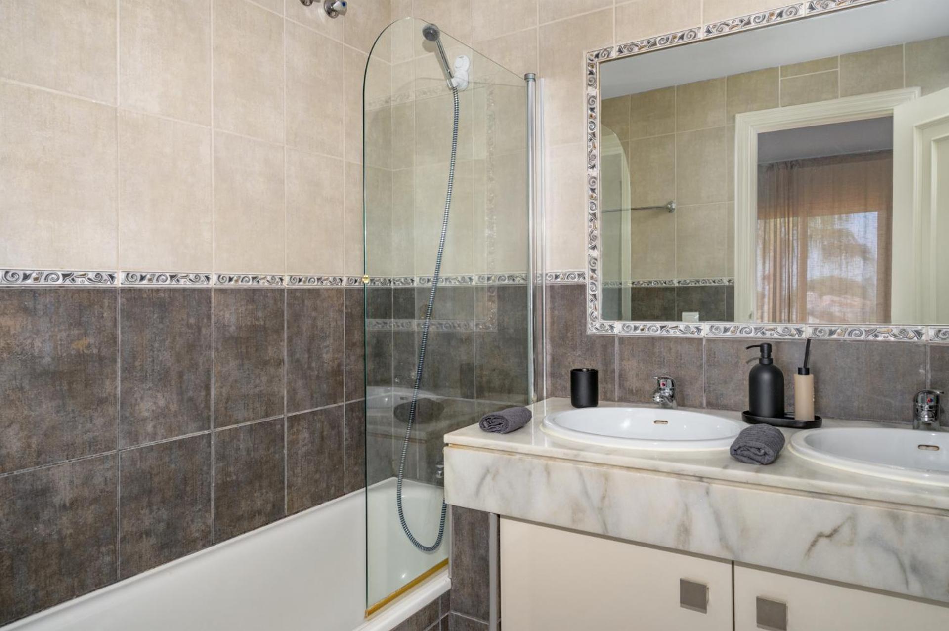 Two Bedroom, Two Bathroom, Balcony, Pool Area, View Málaga