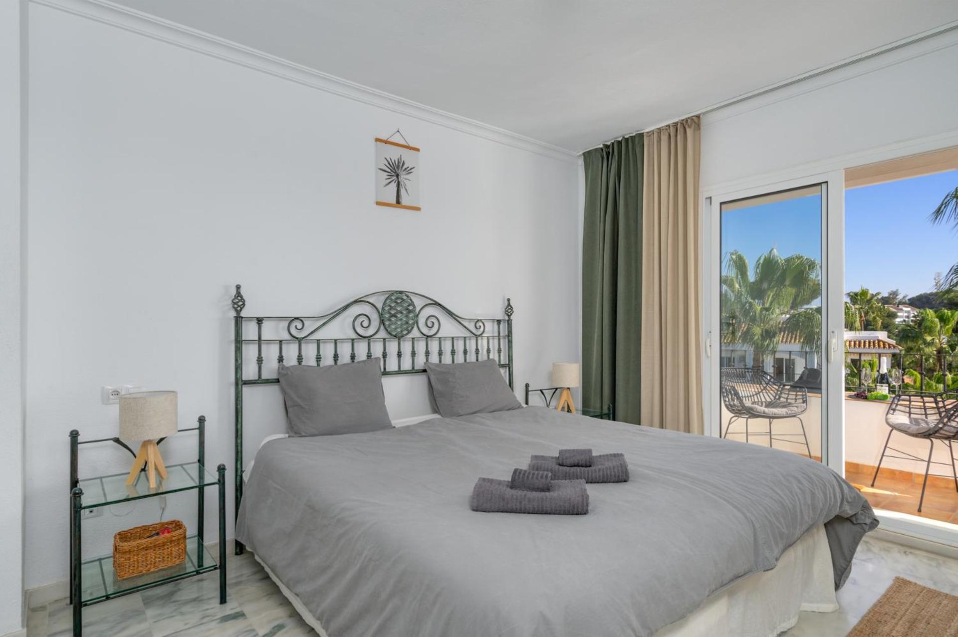 Two Bedroom, Two Bathroom, Balcony, Pool Area, View * Málaga
