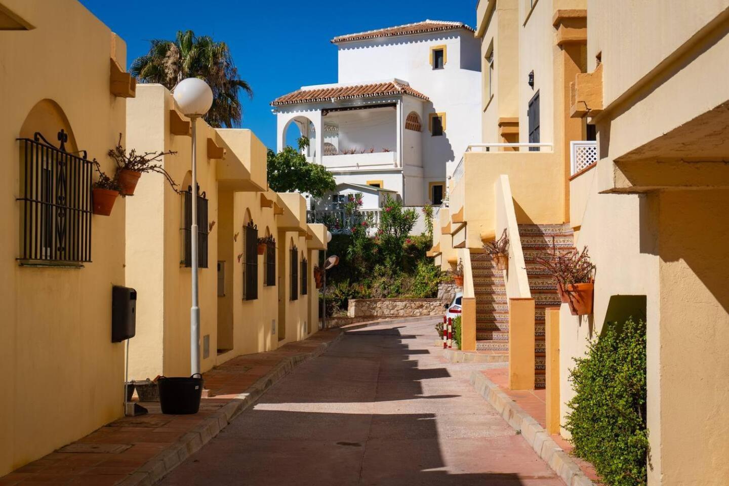 Holiday home Modern Beachside Flat In Wyndham Costa Del Sol *