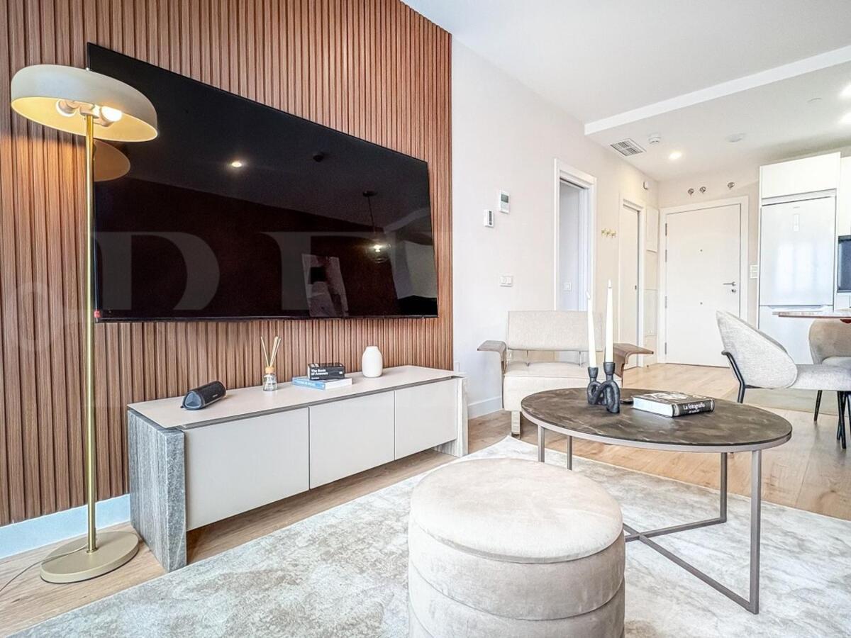 With Stunning Views And Parking By Rems Apartment