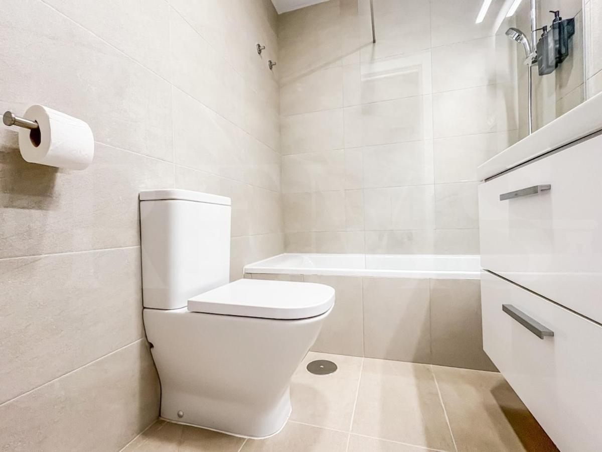 Apartment With Stunning Views And Parking By Rems