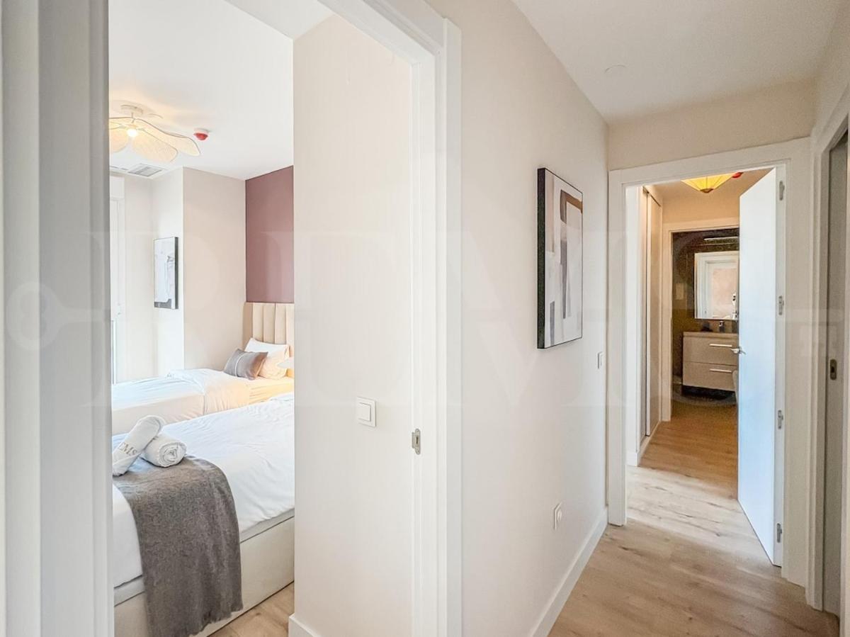 Apartment With Stunning Views And Parking By Rems *
