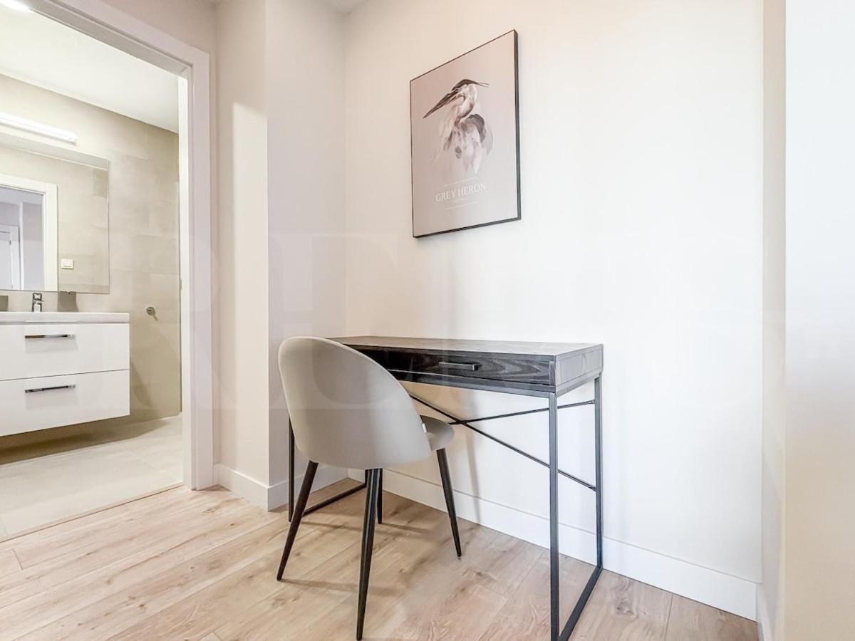 With Stunning Views And Parking By Rems *