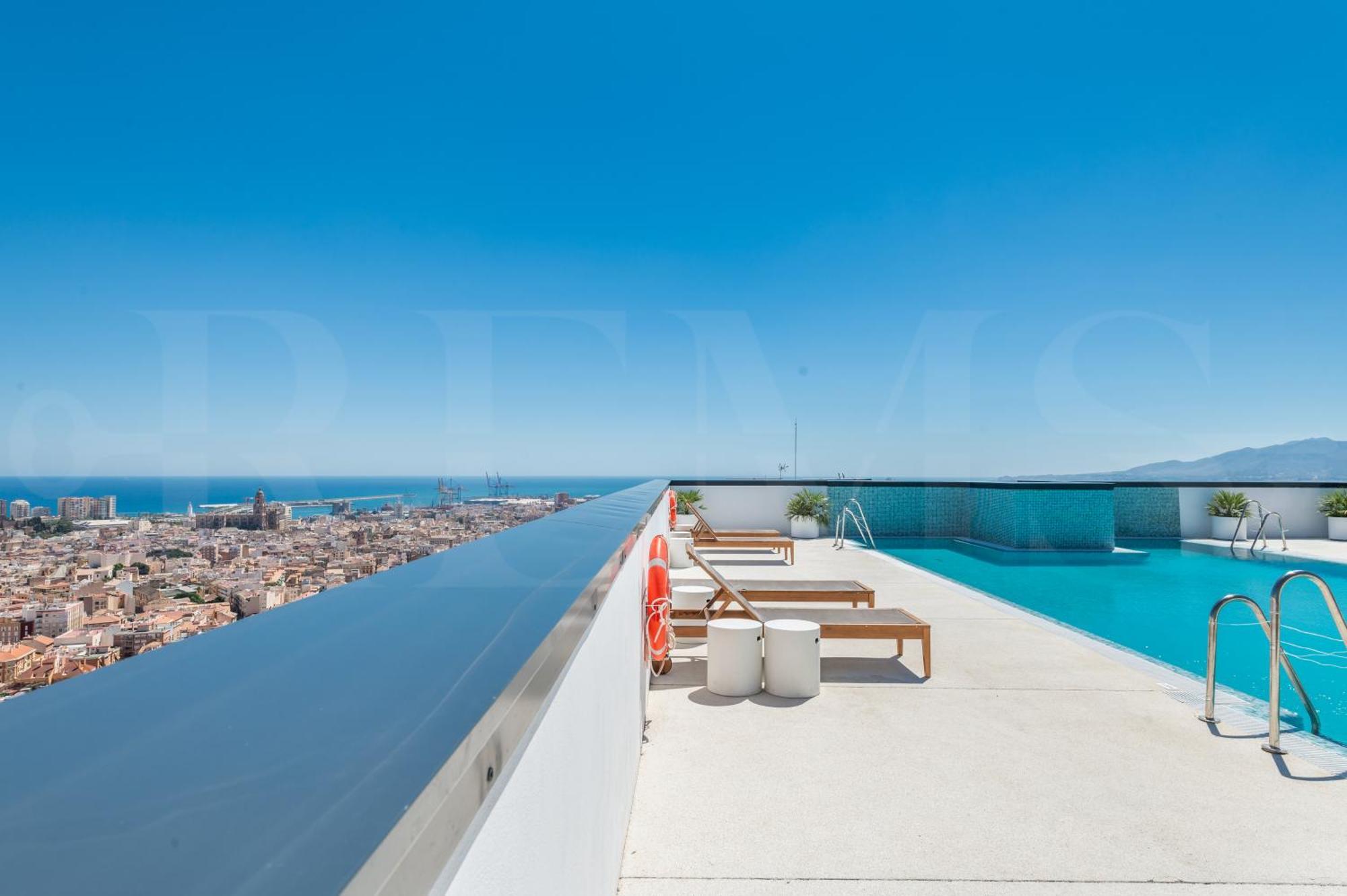 Apartment With Stunning Views And Parking By Rems Malaga