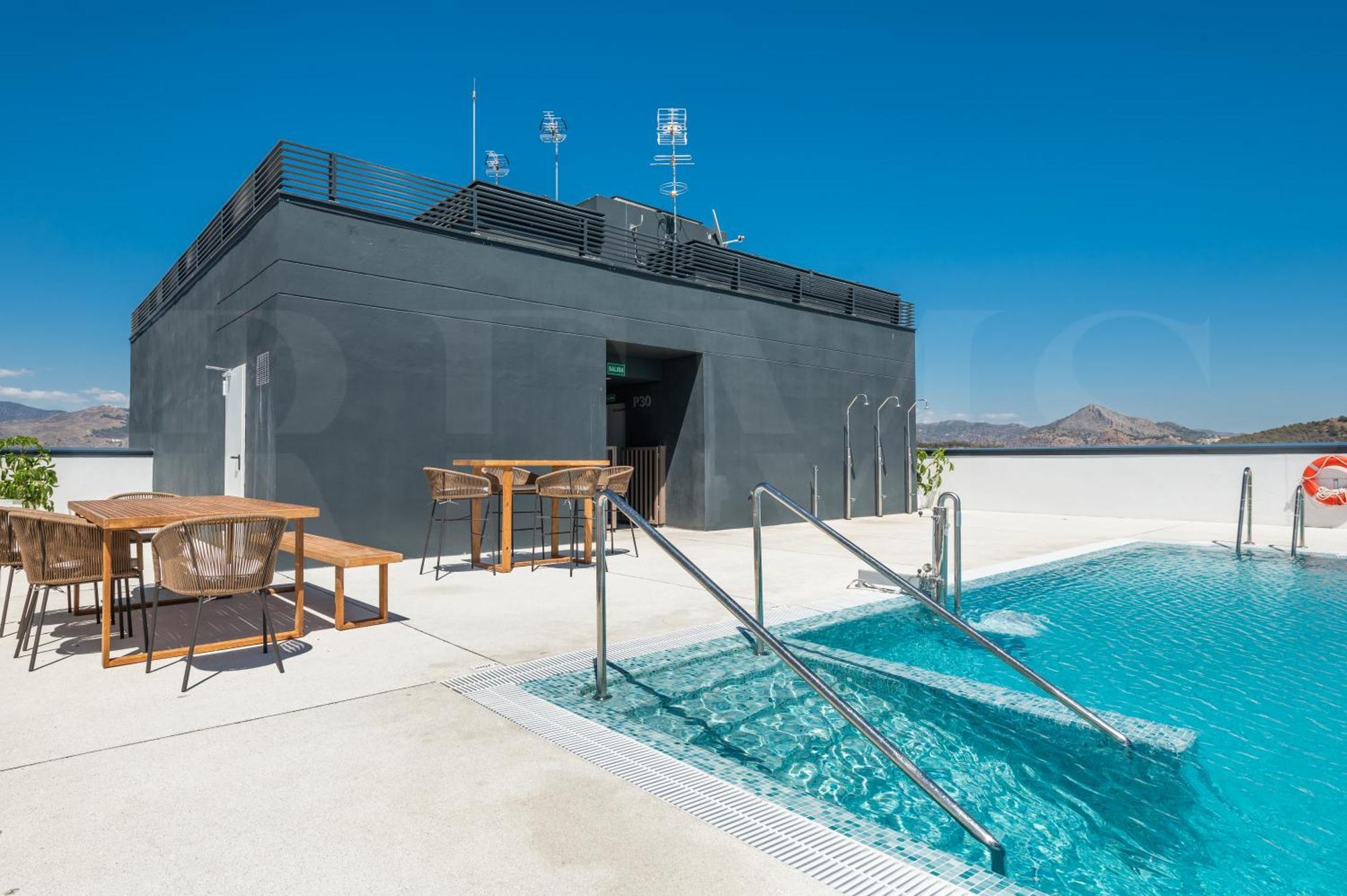 With Stunning Views And Parking By Rems Apartment *