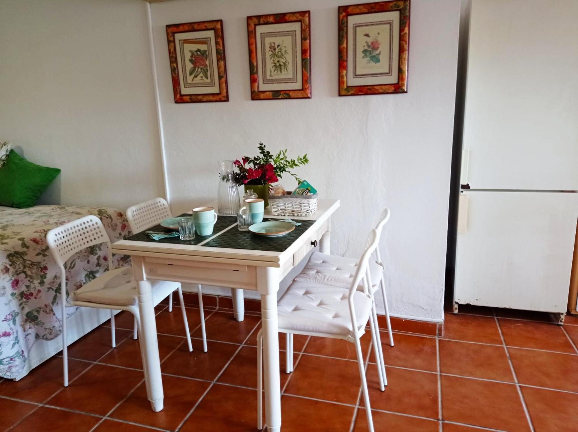 Apartamento-estudio En Con Piscina * Malaga