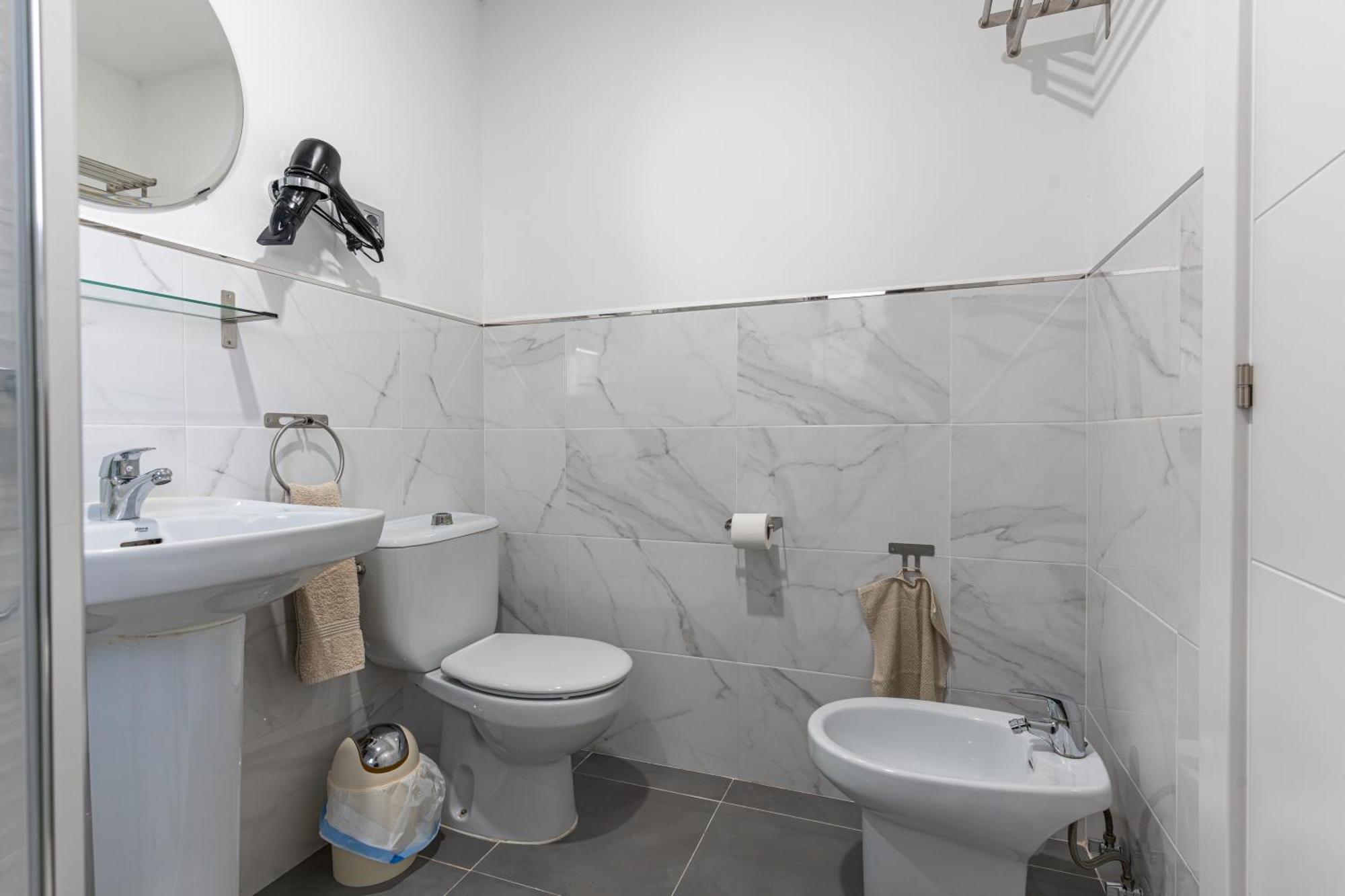 Center Apartment *