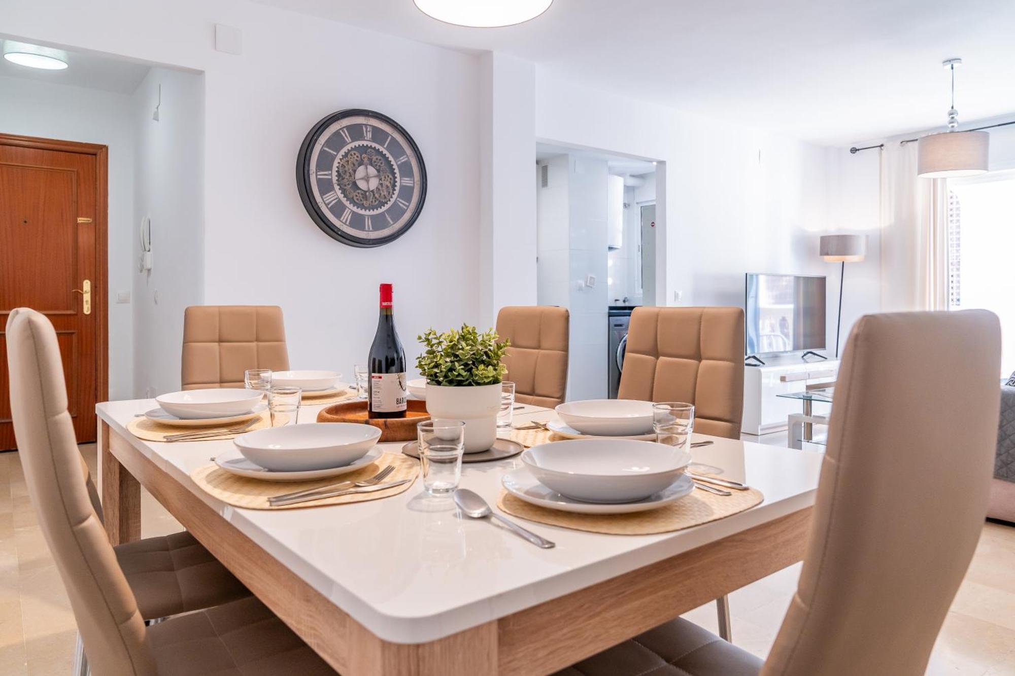 Casa Playa Guadalmar, Beautiful In Front Of The Sea, Wifi, Ac, Smart Tv, Private Parking Apartment Málaga