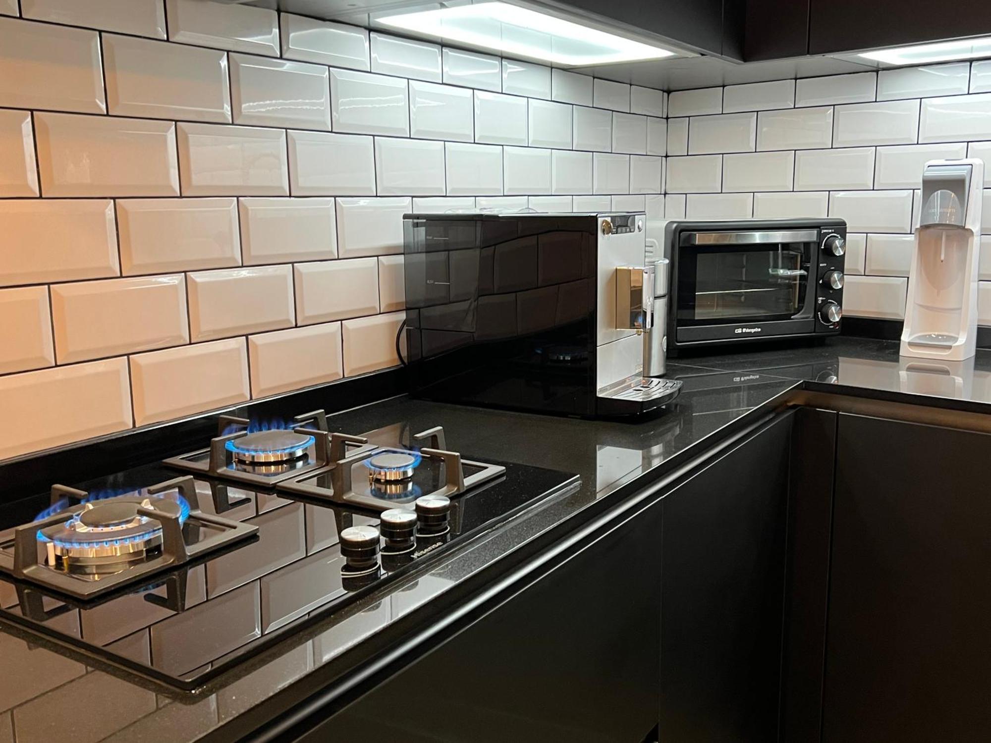 One Bedroom, Bed, Sofa Bed, Home-office, Modern, Quiet, Fully Equipped, Powerful Ac, 300 Mbps Fibre, Washer And Dryer Malaga