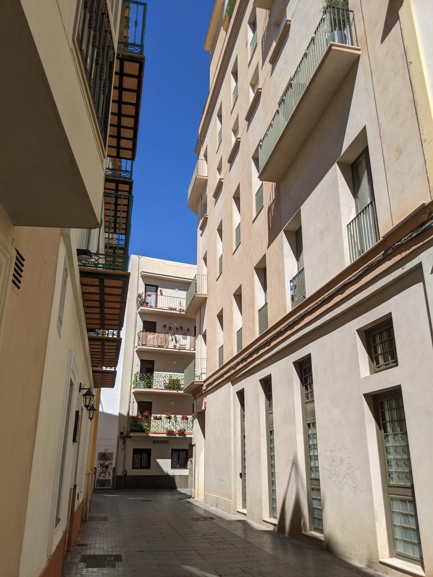 One Bedroom, Bed, Sofa Bed, Home-office, Modern, Quiet, Fully Equipped, Powerful Ac, 300 Mbps Fibre, Washer And Dryer Malaga
