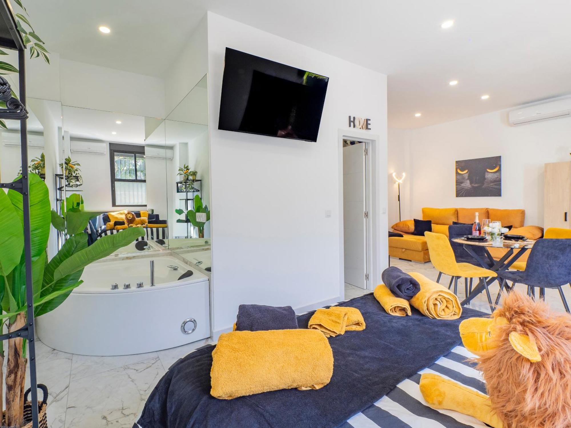 The Juanita Reina's Jacuzzi Apartment Malaga