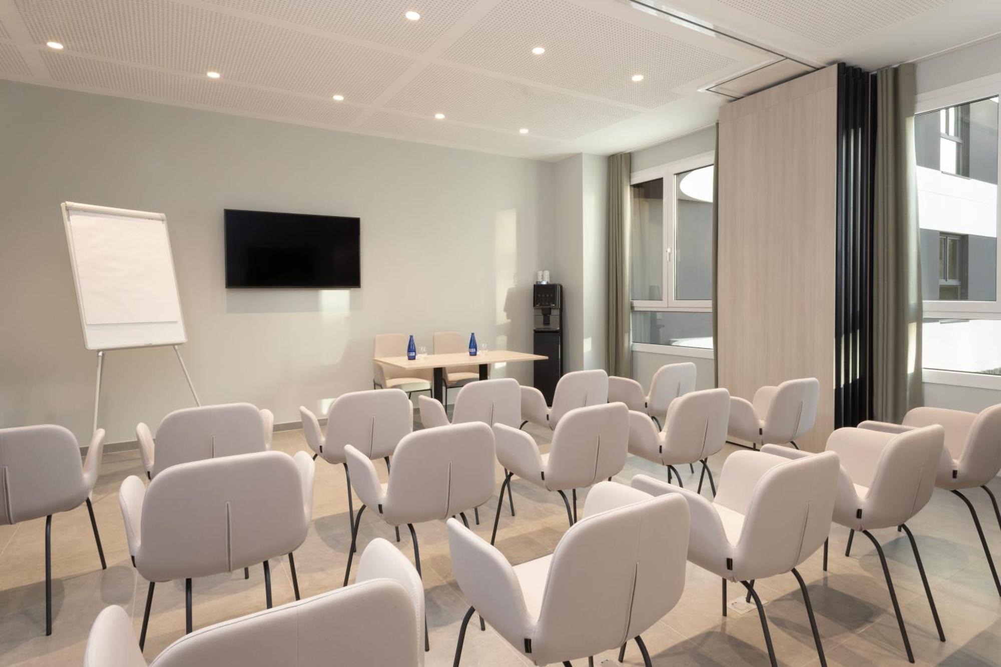 Hampton By Hilton Martiricos