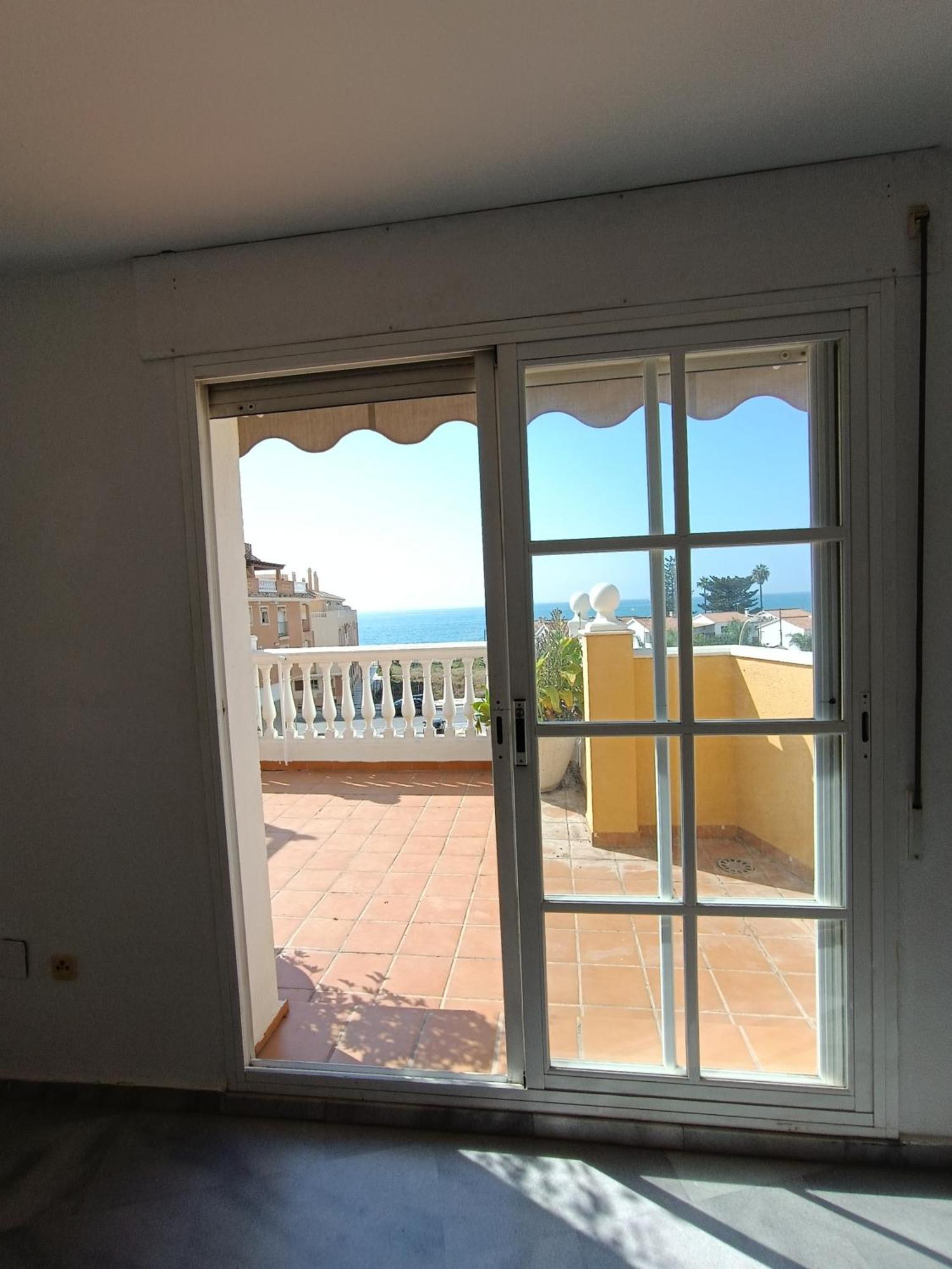 Apartment Lovely Penthouse In Front Of The With Free Parking *