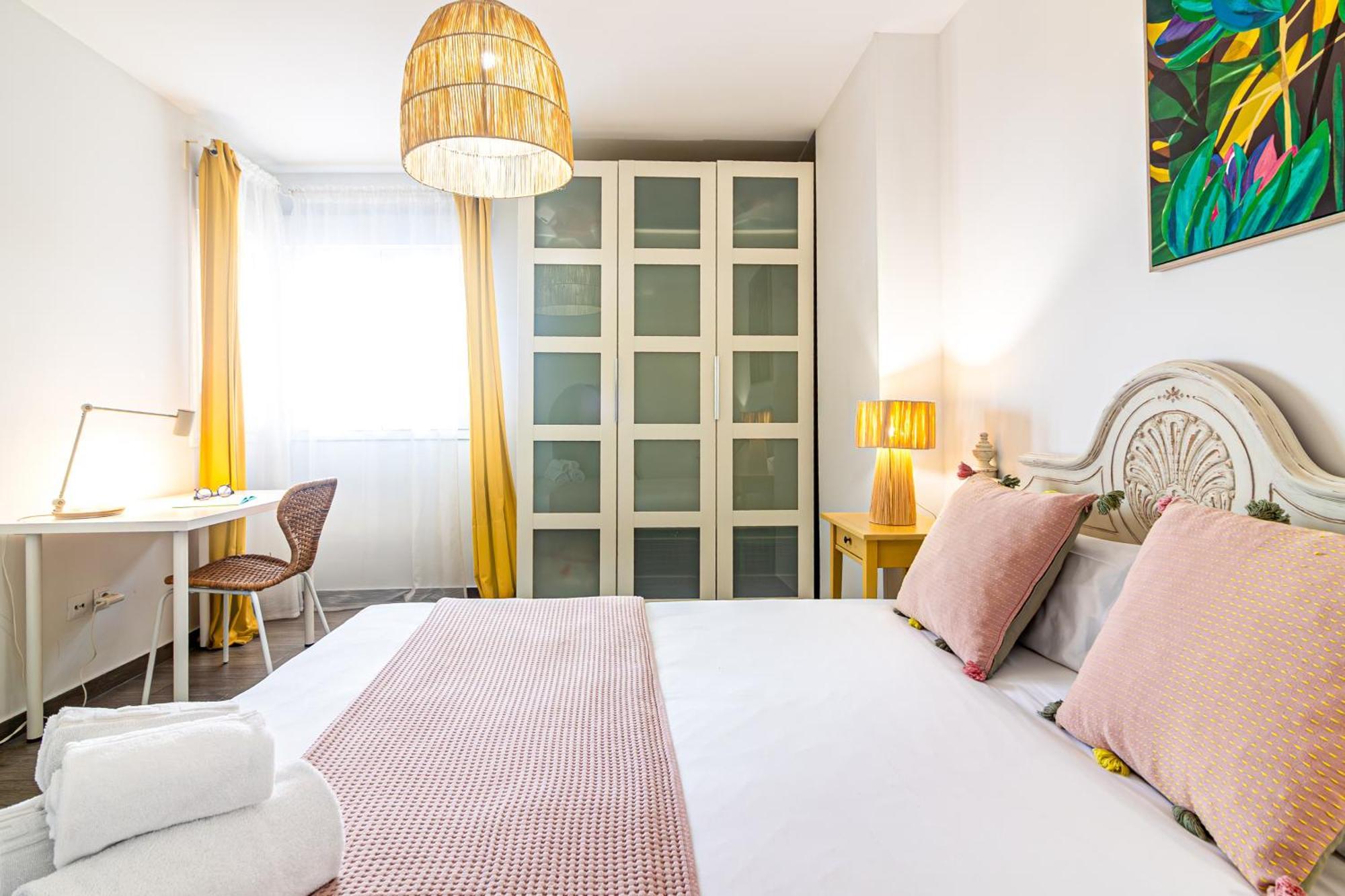 Center Flat & Terrace Apartment *