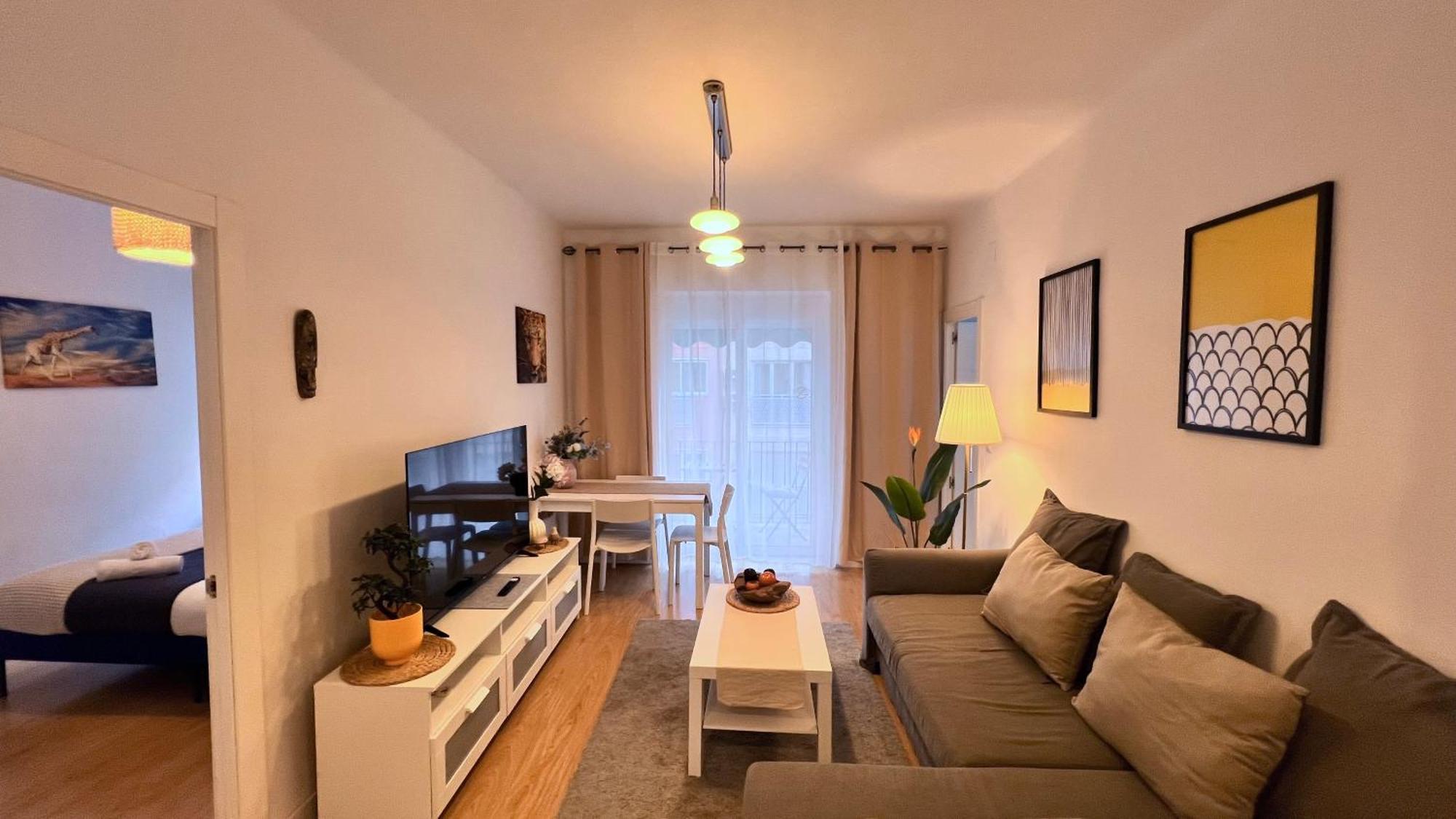 Super Comfy And Homey 4br Peachy Malaga